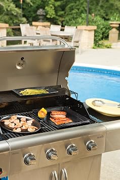 Lodge 17.78 cm / 7 inch Pre-Seasoned Cast Iron Round Serving Griddle, Inoxidable, Black