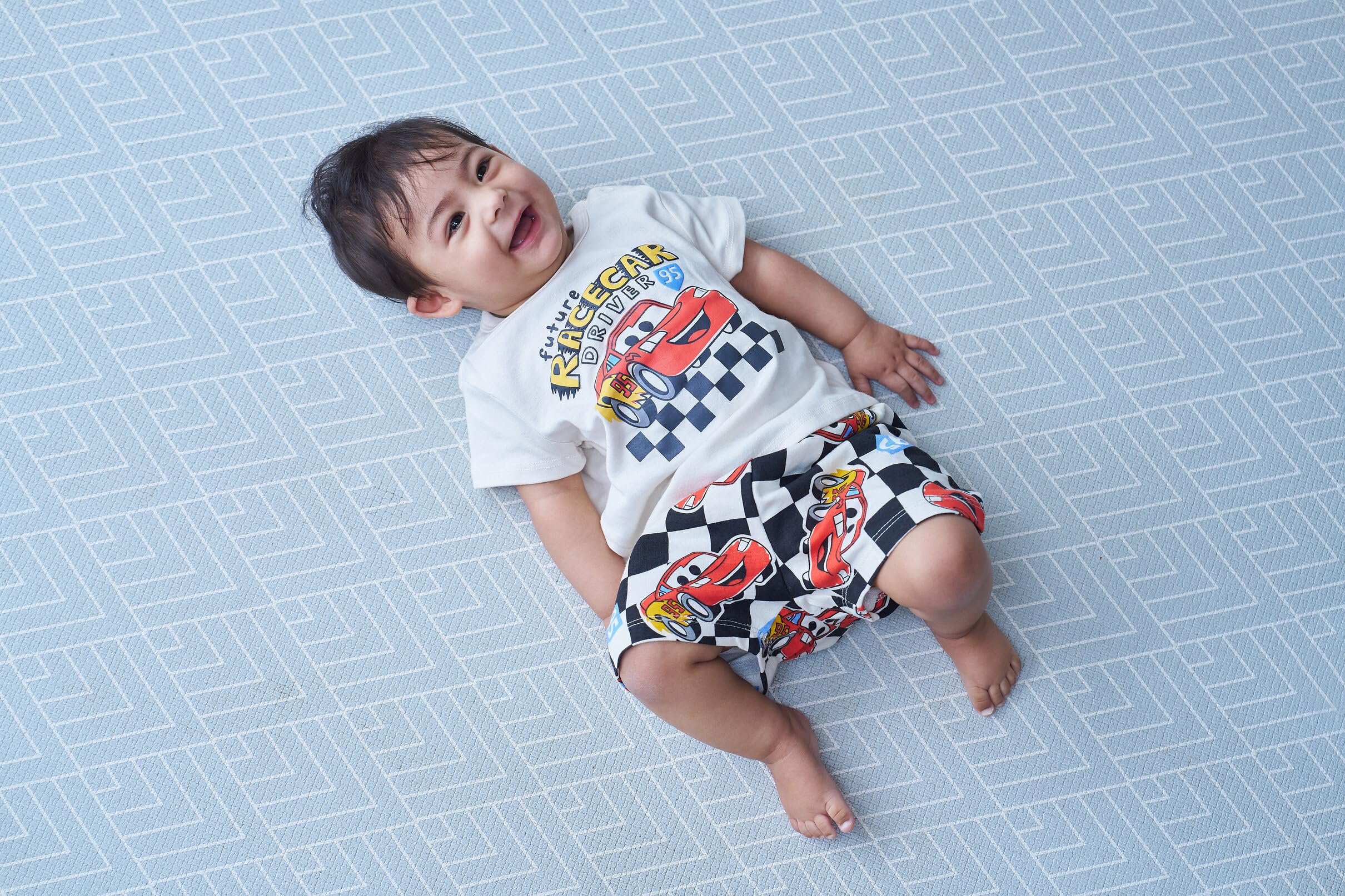 Disney Cars T-Shirt und Netz-Shorts, Outfit-Set für Kleinkinder bis große Kinder, Größen (18 Monate – 10–12)