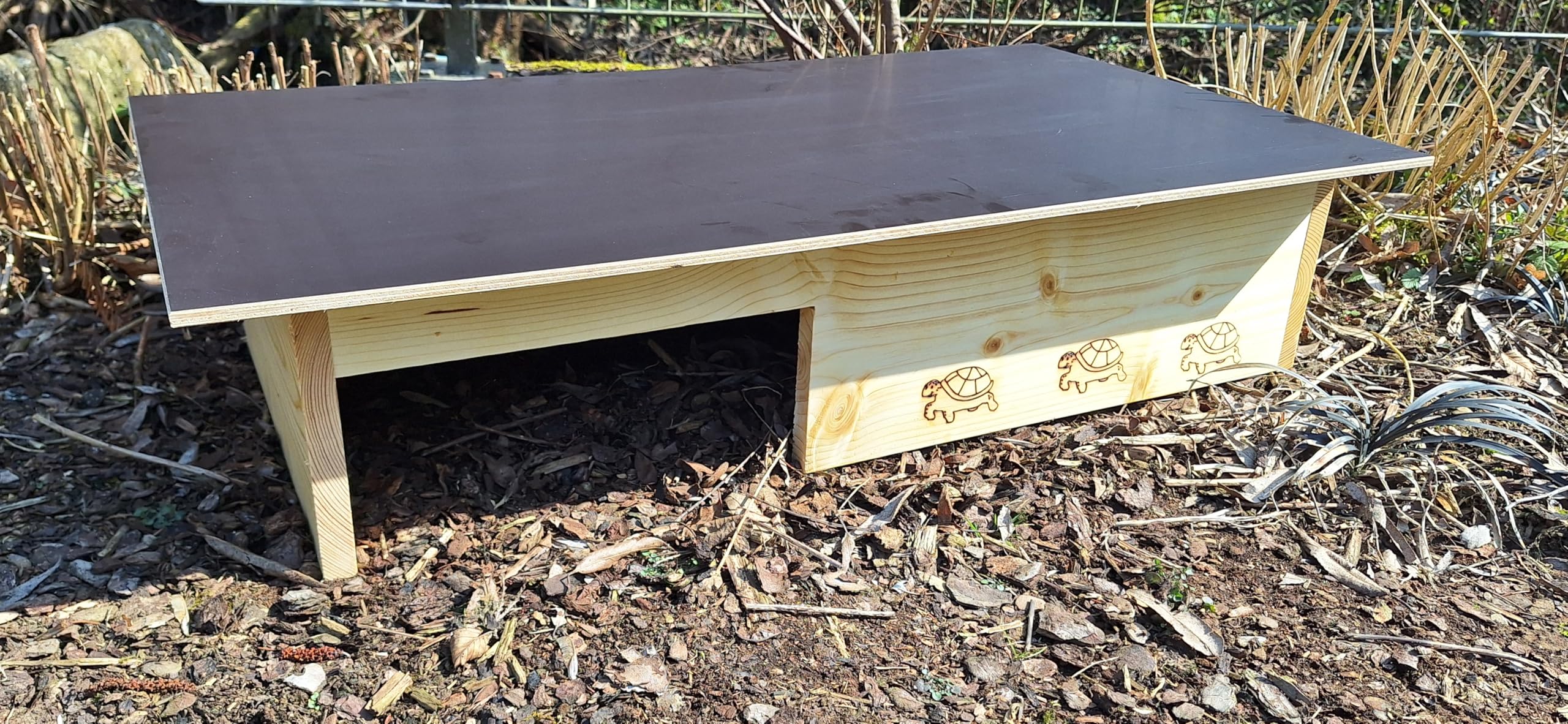 Premium Casa de Tortugas de 20mm de Madera Maciza (SH14) - Casa de Tortugas, Reptilario, Tortuga de Exterior - Lacado