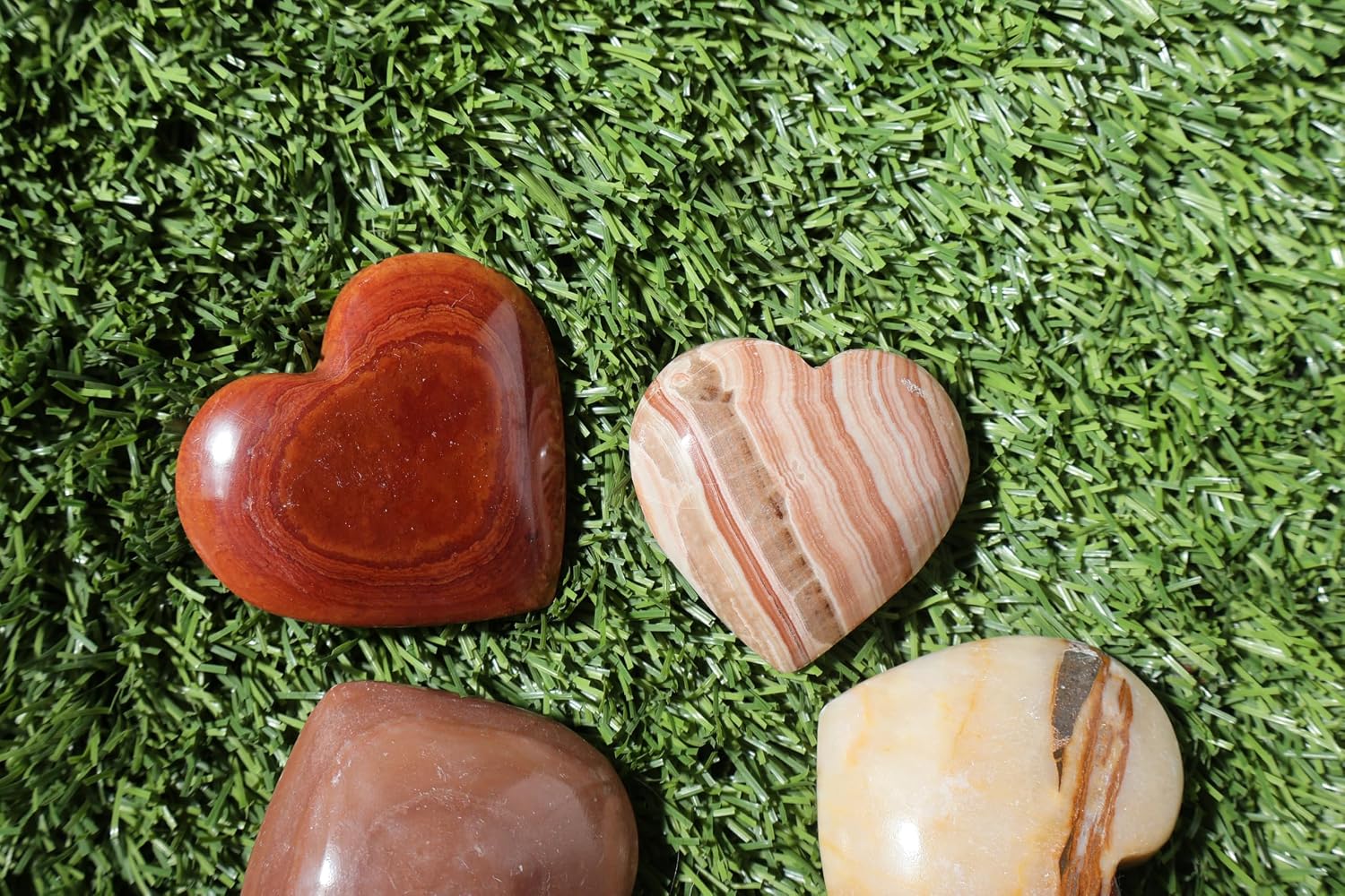 4 Pieces of Natural Agate Heart-Shaped Stones - Assorted Agate Types and Colors - Unique Gifts for Energy and Decor A154