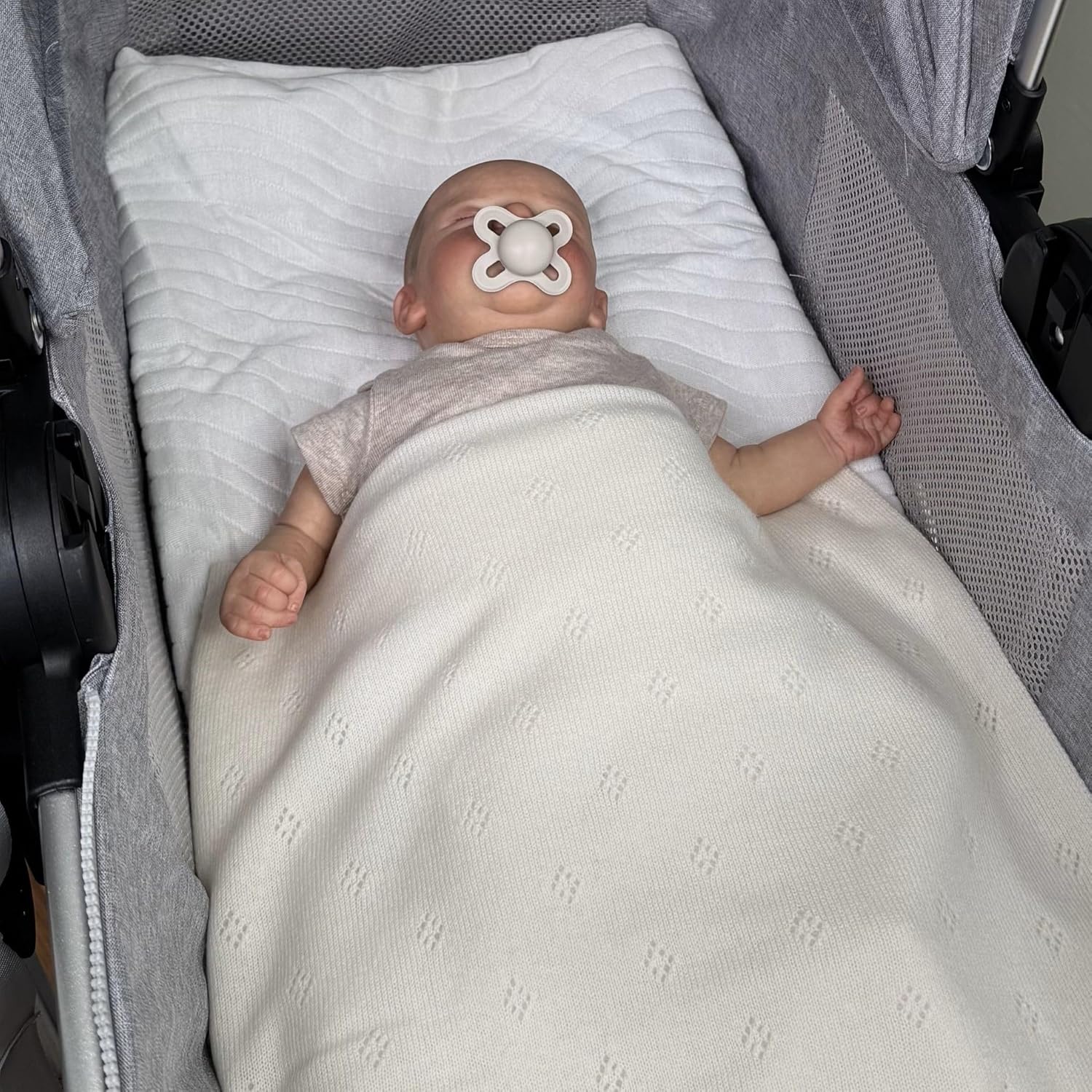 Jet&Bo BABY 100% Cashmere Baby Blanket Pointelle Design in Cream - Unisex, 32” x 40” - Ultra Soft, Hypoallergenic & Temperature Regulating – Gift Box and Card Included