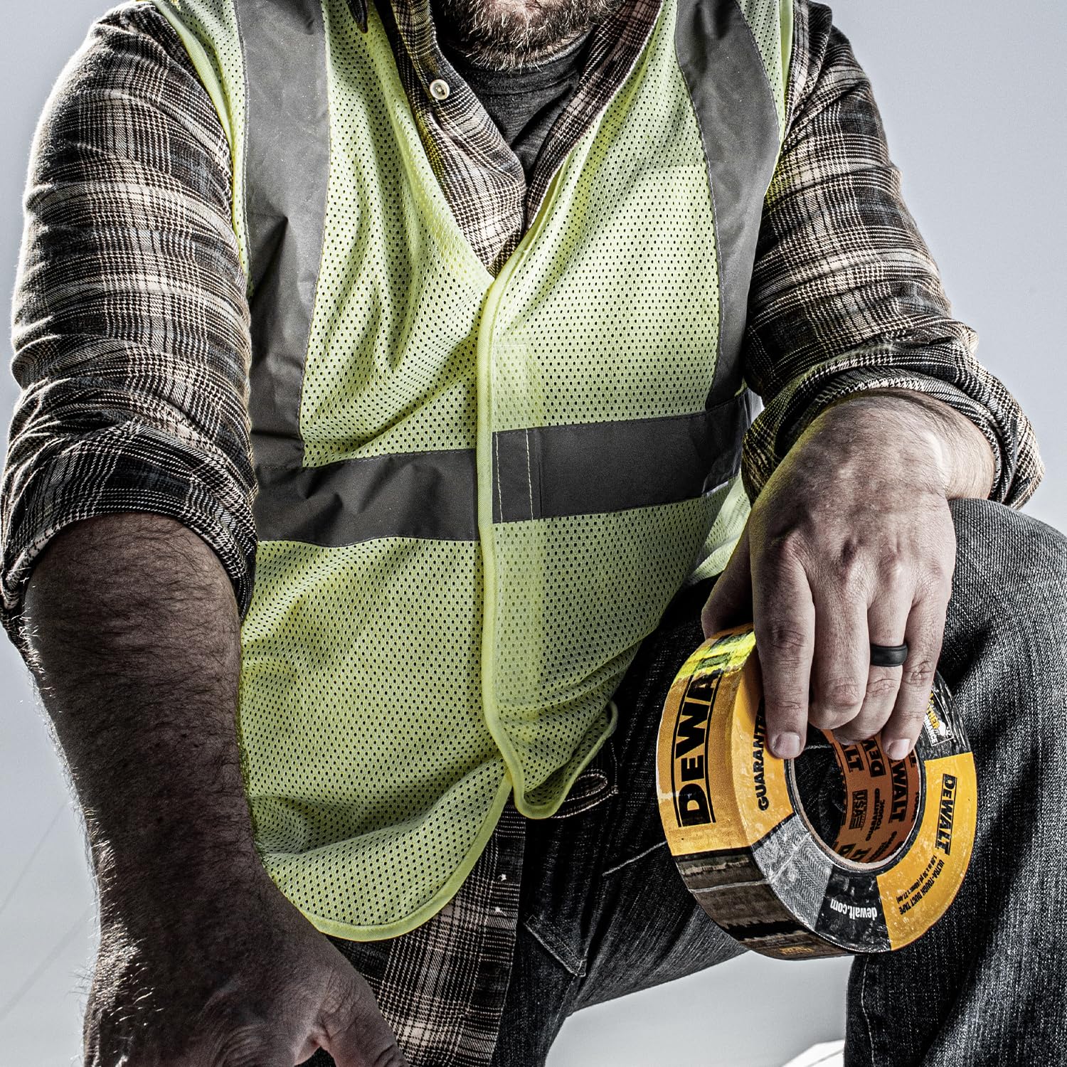 DEWALT Cinta adhesiva negra ultrarresistente, paquete múltiple de 12 rollos, 1.9 pulgadas x 30 yardas