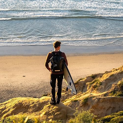 Miniatura 8 de Ho Stevie! Mochila de surf impermeable – Resistente con funda para laptop – Cierre superior enrollable que mantiene tu equipo seco en la bolsa – 25L