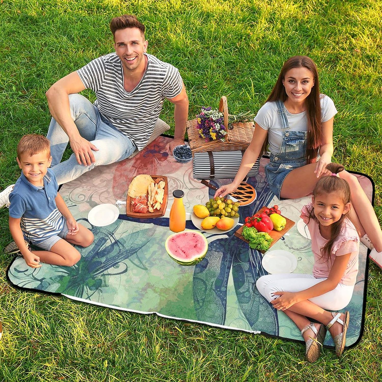 Picnic Blankets Waterproof and Foldable Picnic Beach Mat Portable Modern Dragonfly Camping Blanket for Camping, Park, Beach