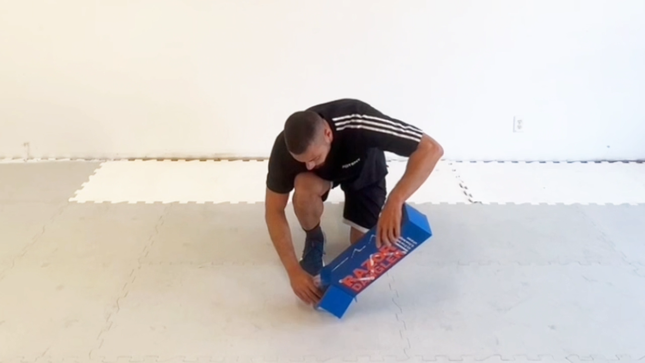 Amazon.com: Next-Gen Robotic Stickhandling Trainer – Razor Dangler