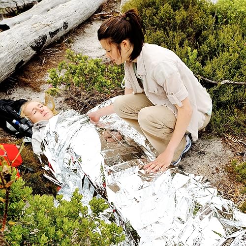 Miniatura 7 de Chumia 50 mantas térmicas de emergencia a granel de 83 x 63 pulgadas, gigantescas mantas espaciales de emergencia para supervivencia, manta