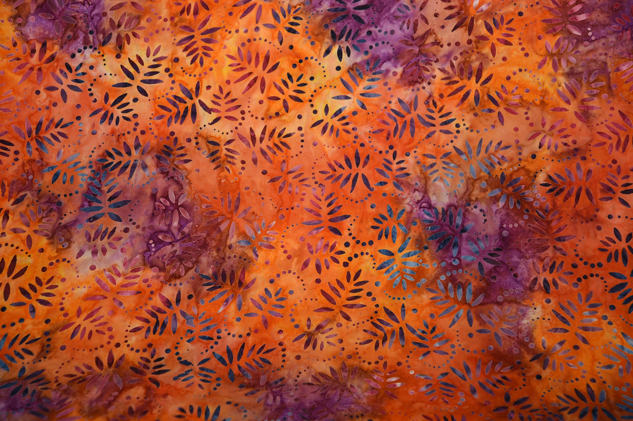 1 Fat Quarter (55cm x 50cm) | Orange/Blue | 100% Cotton Indonesian Bali Batik Fabric Flower and Spots Printed Tie & Dyed Material Gradient Dip Dye Crafts Dressmaking Art Quilting Fabric Melody Neon