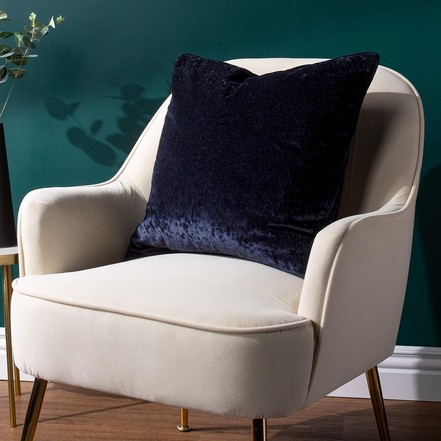 Paoletti Velvet Ripple Throw Pillow Cover (50cm x 50cm) (Black)