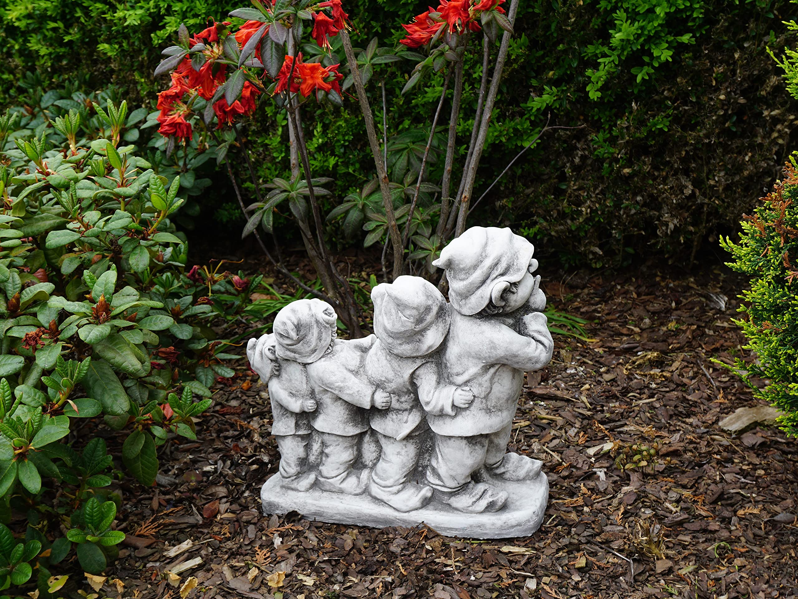 gartendekoparadies.de Gnom-Truppe, Steinfigur Wichtel, H. 34 cm, 12 kg, Grau, frostsicher aus Steinguss für Außenbereich