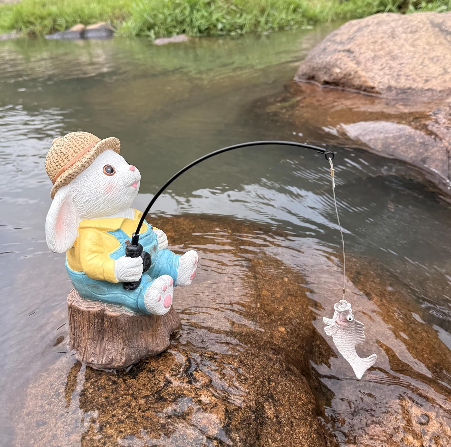 Garden Pond Rabbit Outdoor Statue,Animal Decorations for Yard Fishing Statue & Figurines Outdoor Garden Decor,Fishing Rabbit Sculpture for Waterfalls or Koi Pond Decor,Gifts for Fishing Lovers