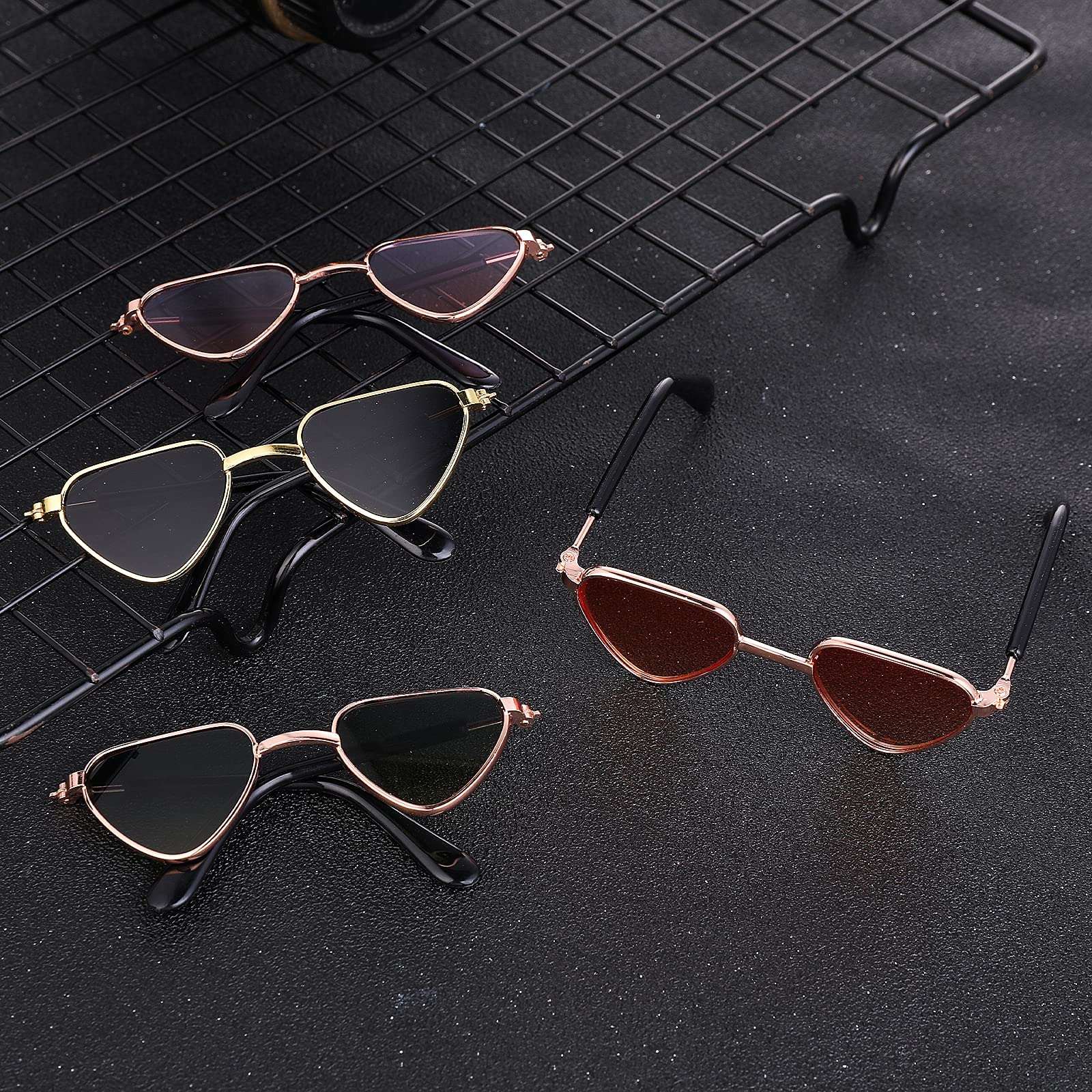 Molain Occhiali da sole per gatti, protezione dai raggi UV, stile classico retrò per cani bambole occhiali da sole rotondi cosplay simpatici sole (4 pezzi cuore)