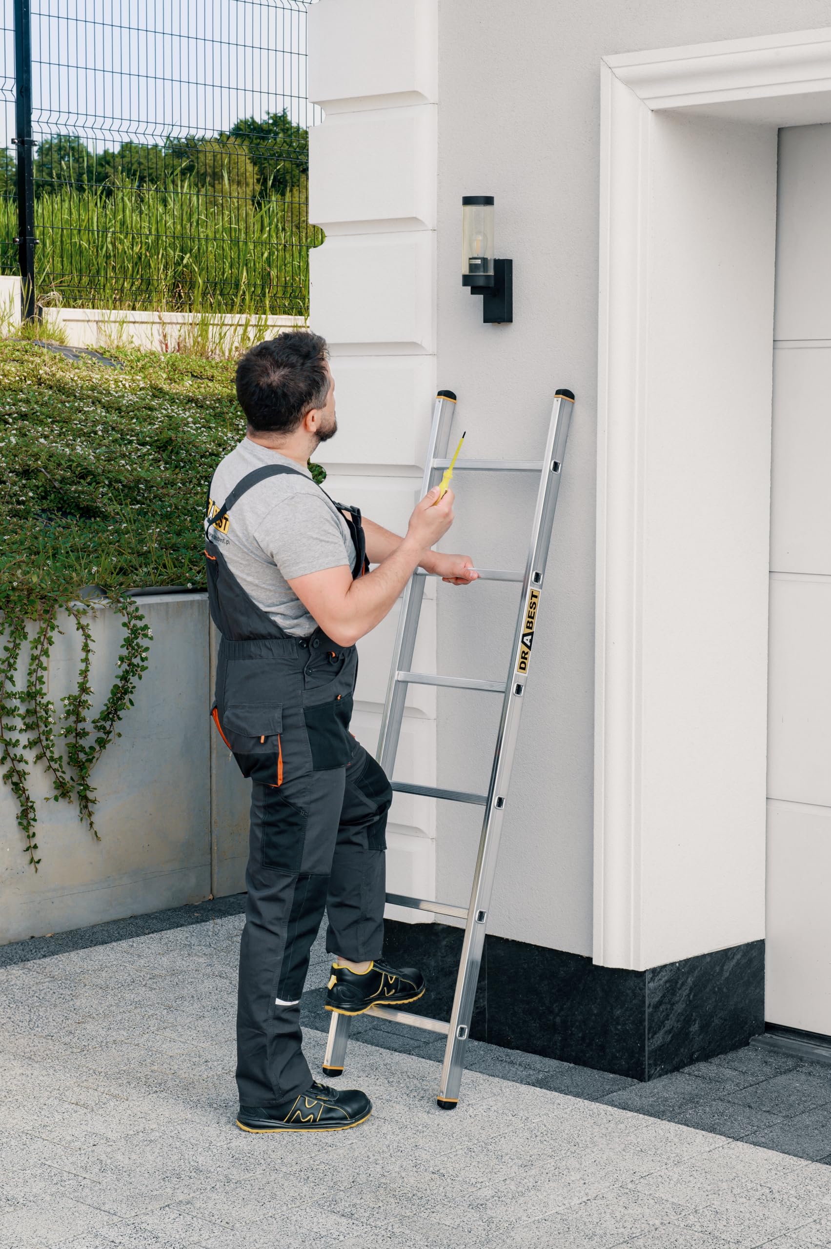 DRABEST PRO Serie Escalera de mano Escalera de aluminio de 6 peldaños con ganchos, capacidad de carga de 150 kg, patas antideslizantes, peso ligero, resistente a la corrosión, EN131
