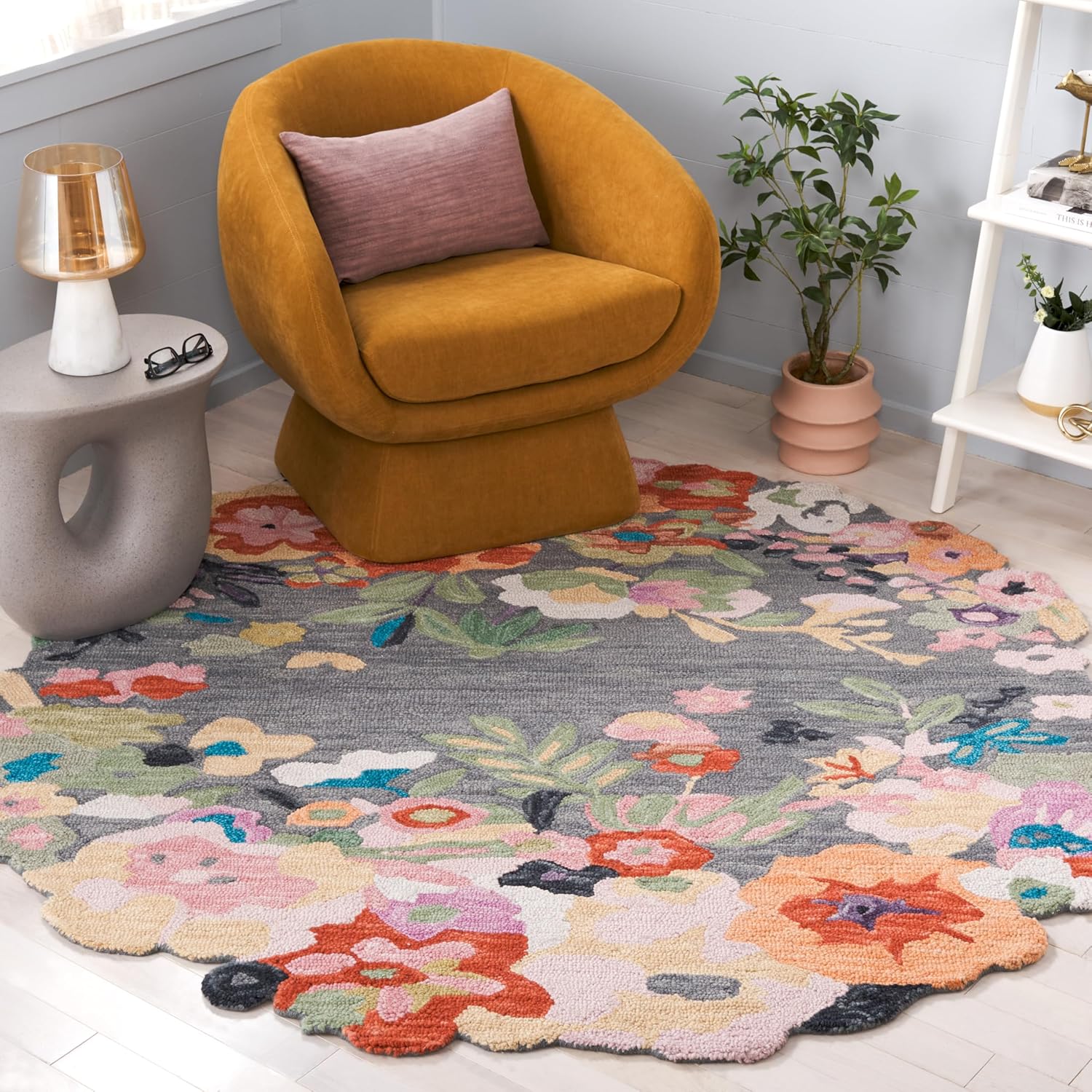 SAFAVIEH Jardin Collection Area Rug - 6' Round, Grey & Pink, Handmade Wool, Floral Design, Ideal for the Living Room, Dining, Bedroom (JAR176F)