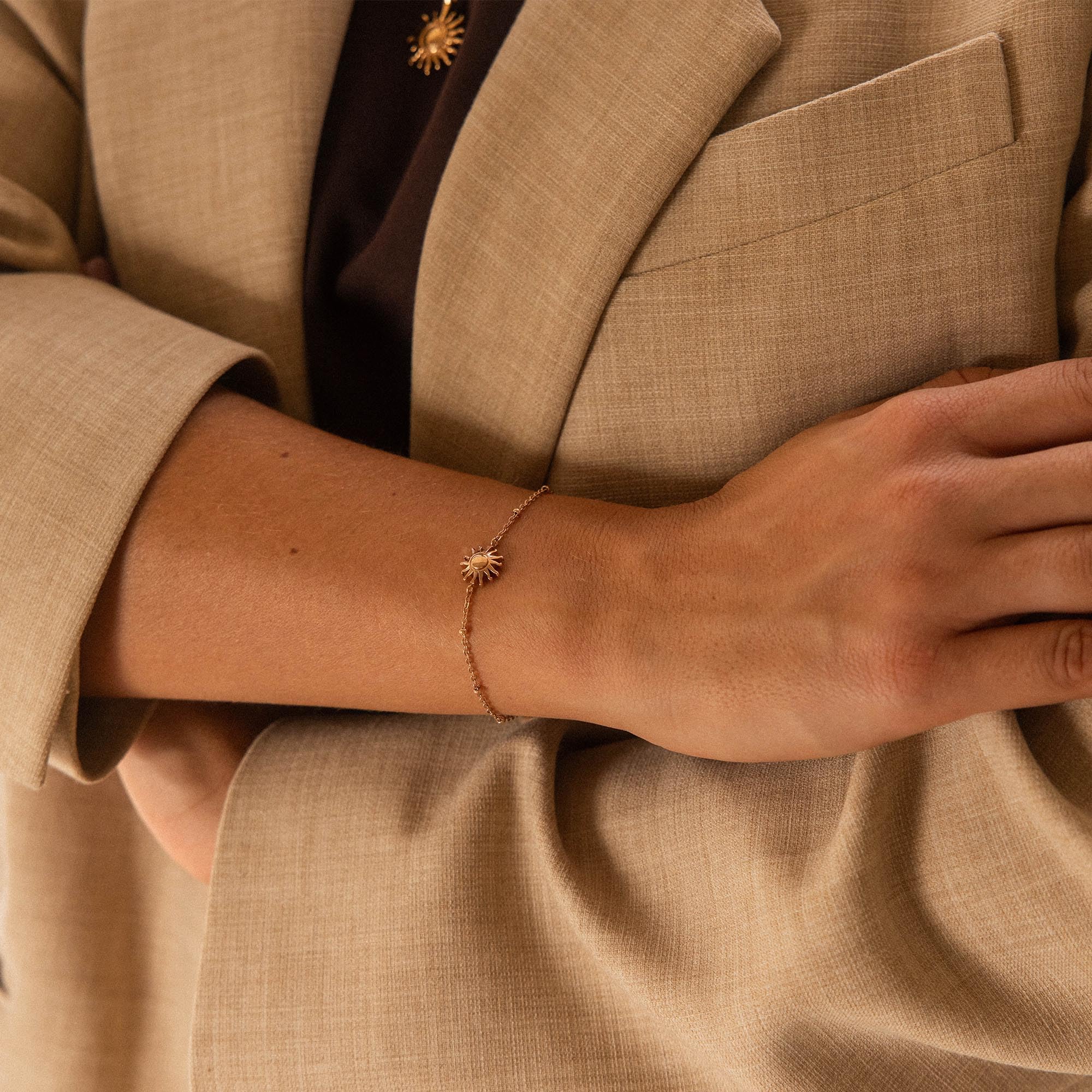 Purelei Elegantes Armband mit Sonnen-Anhänger – Edelstahl in Gold, Silber & Roségold, verstellbar - Frauenarmband - Bracelet