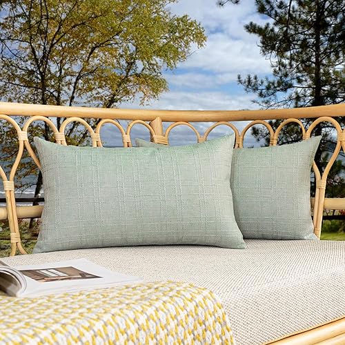 Vista 78 de Kevin Textile - Juego de 2 fundas de almohada decorativas para exteriores, impermeables, clásicas, para patio, sofá y banca, de 16 x 16 pulgadas