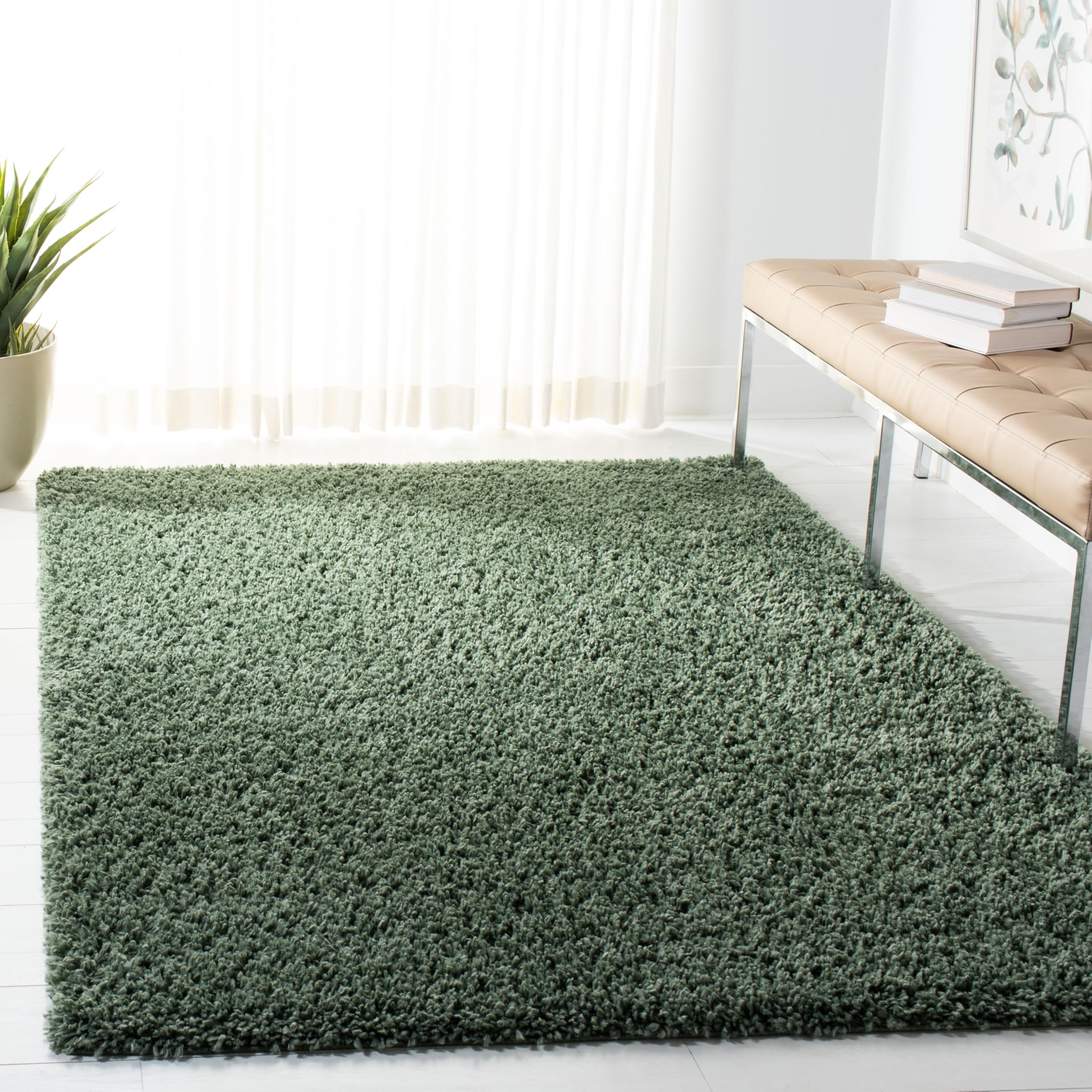 SAFAVIEH August Shag Collection Accent Rug - 4' x 6', Green, Solid Design, Non-Shedding & Easy Care, 1.5-inch Thick Ideal for High Traffic Areas in
