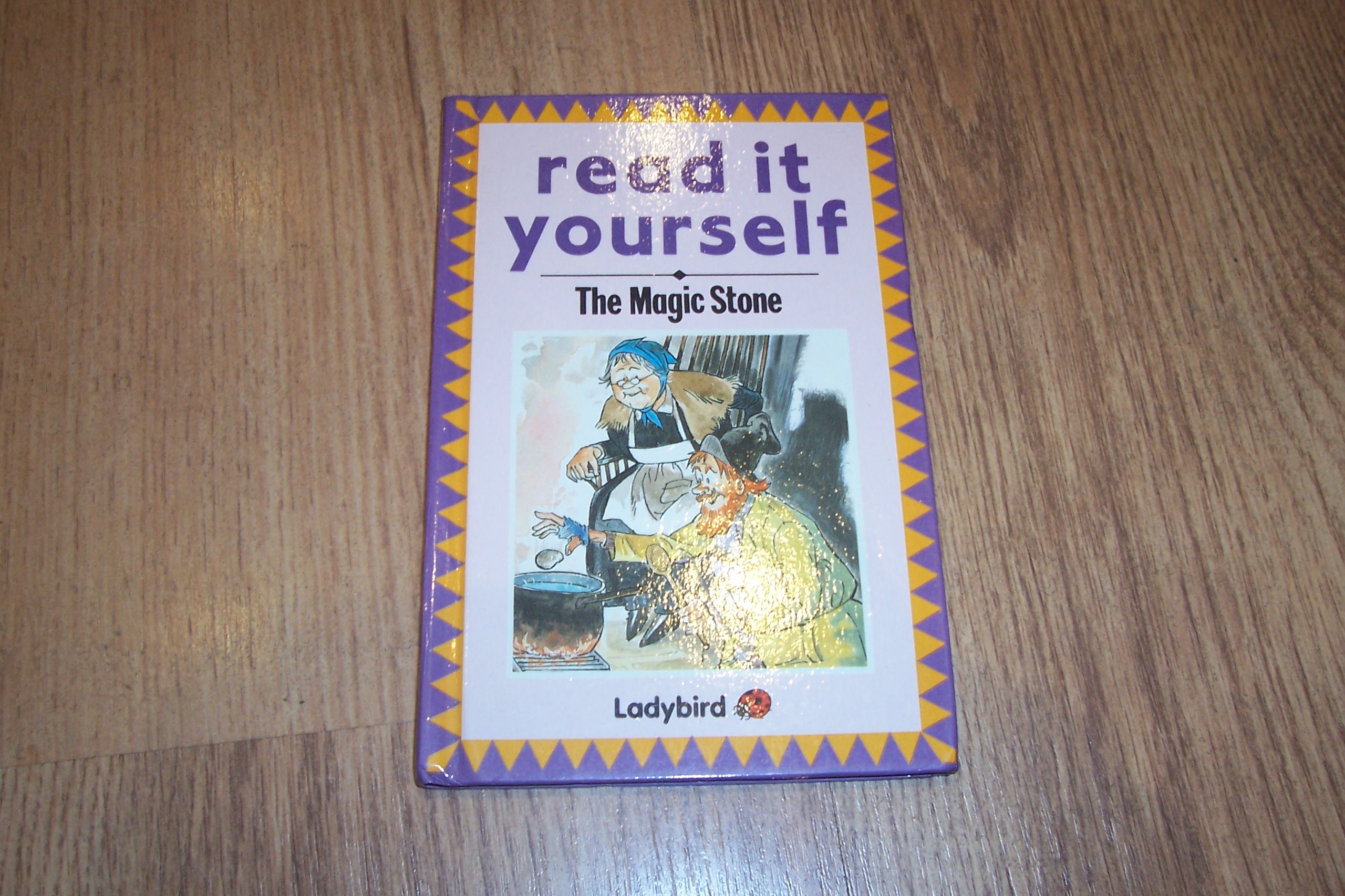 The Magic Stone (Read it Yourself - Level 2)