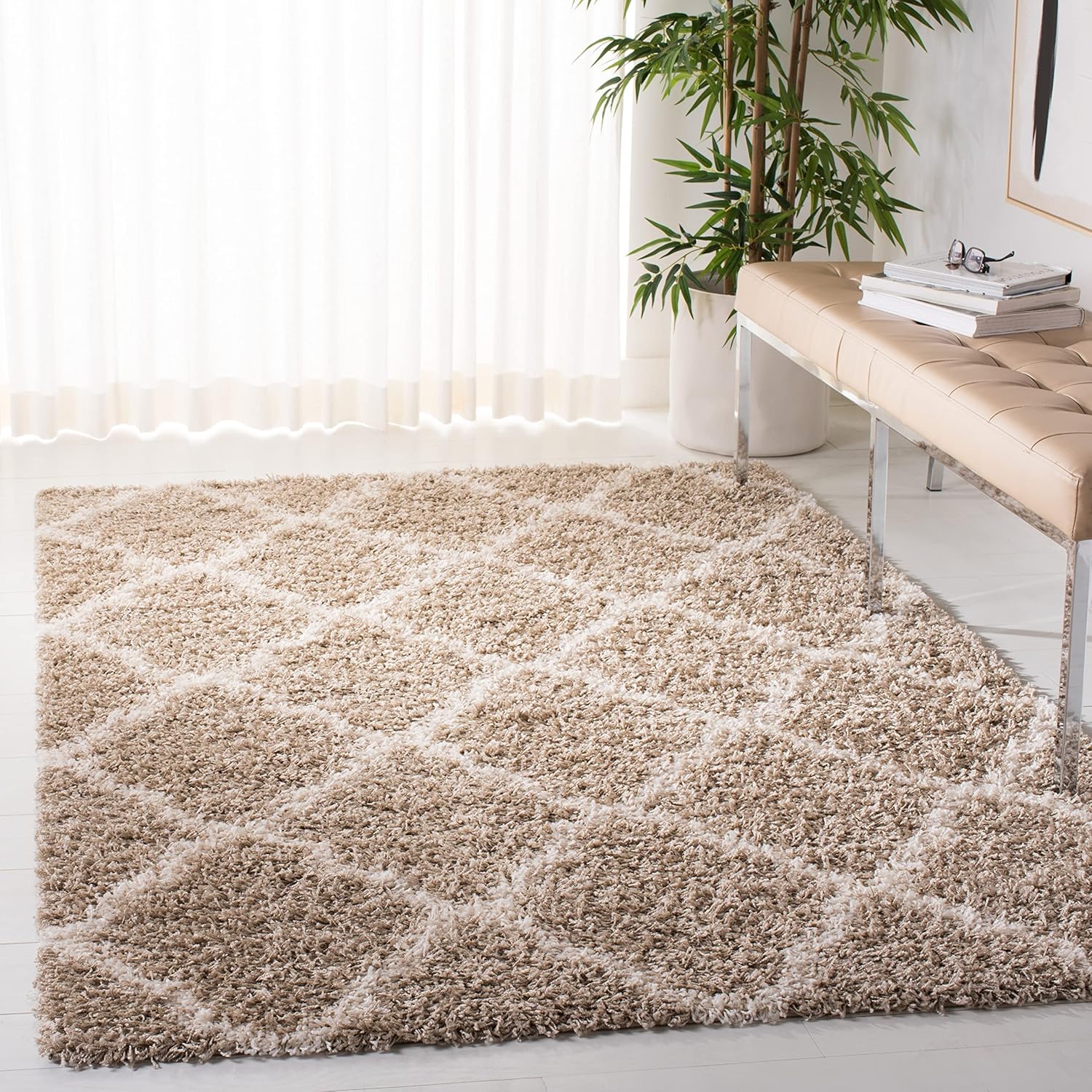 SAFAVIEH Dallas Shag Collection Accent Rug - 2'3" x 4', Navy & Ivory, Trellis Design, Non-Shedding & Easy Care, 1.5-inch Thick Ideal for High Traffic Areas in Entryway, Living Room, Bedroom (SGDS257N)