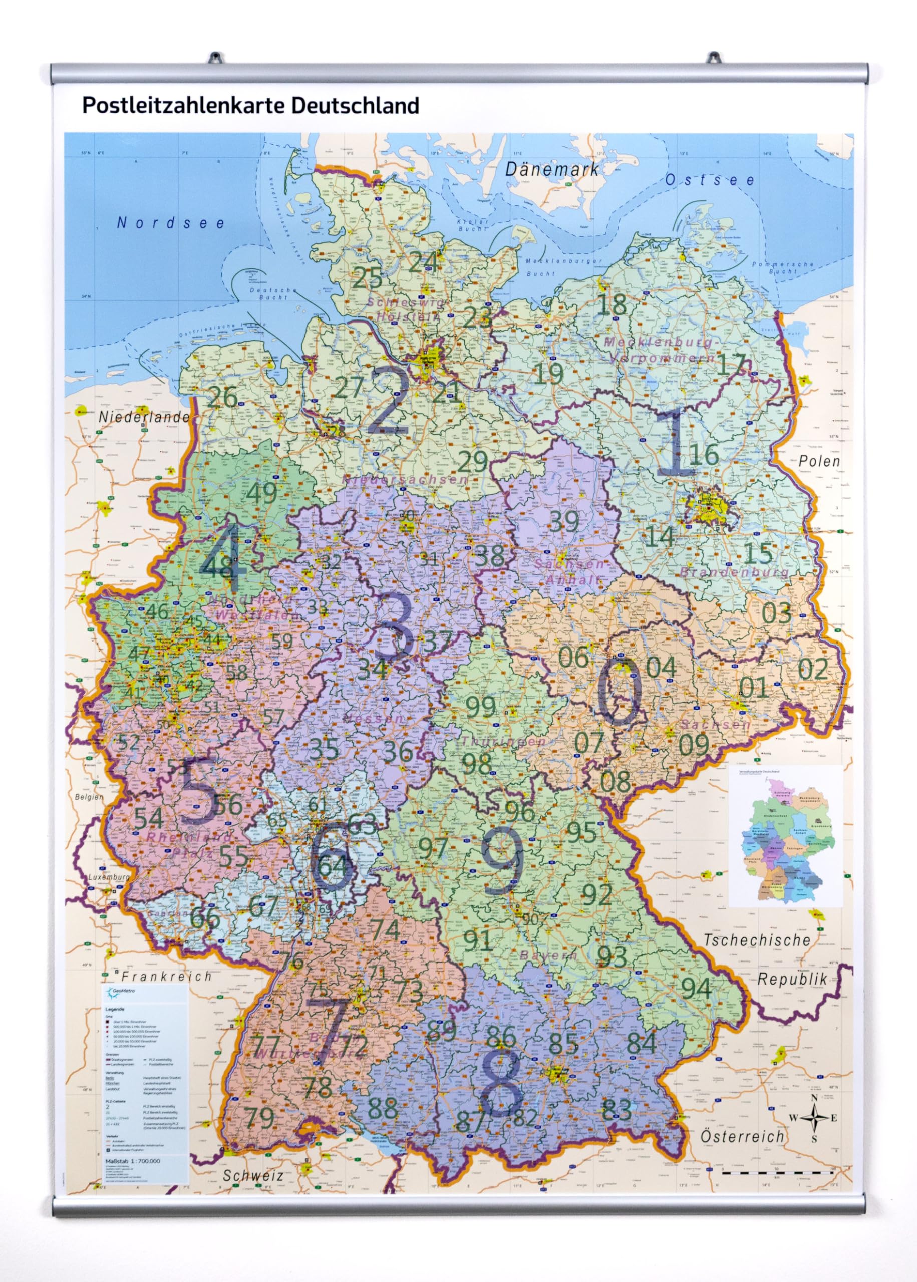 XL Postleitzahlenkarte Deutschland magnethaftend mit Metallleisten und Laminierung, beschreibbar, für Magnete geeignet, 100 cm x 142 cm