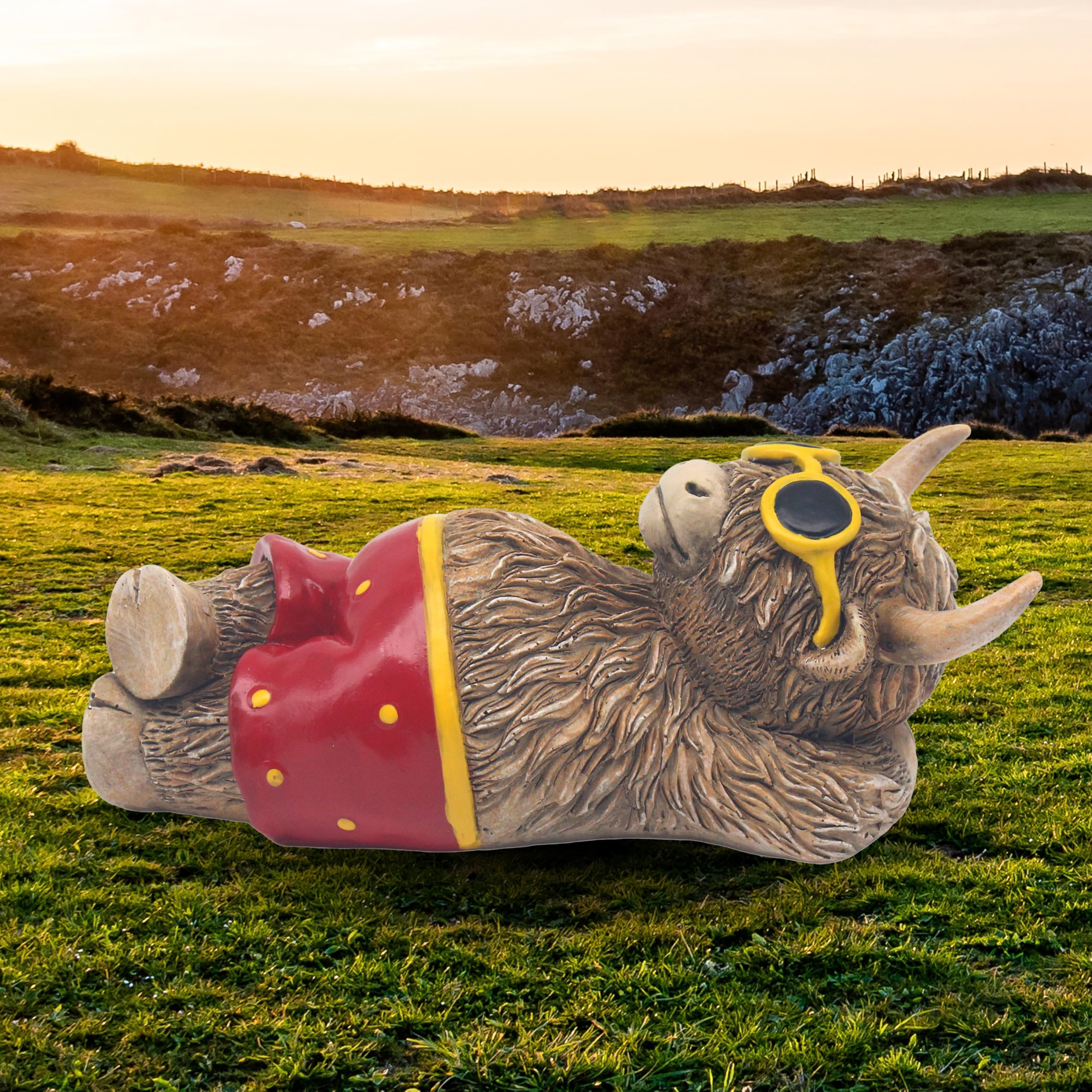 The Leonardo Collection Highland Cow Beach Time Polyresin Ornament