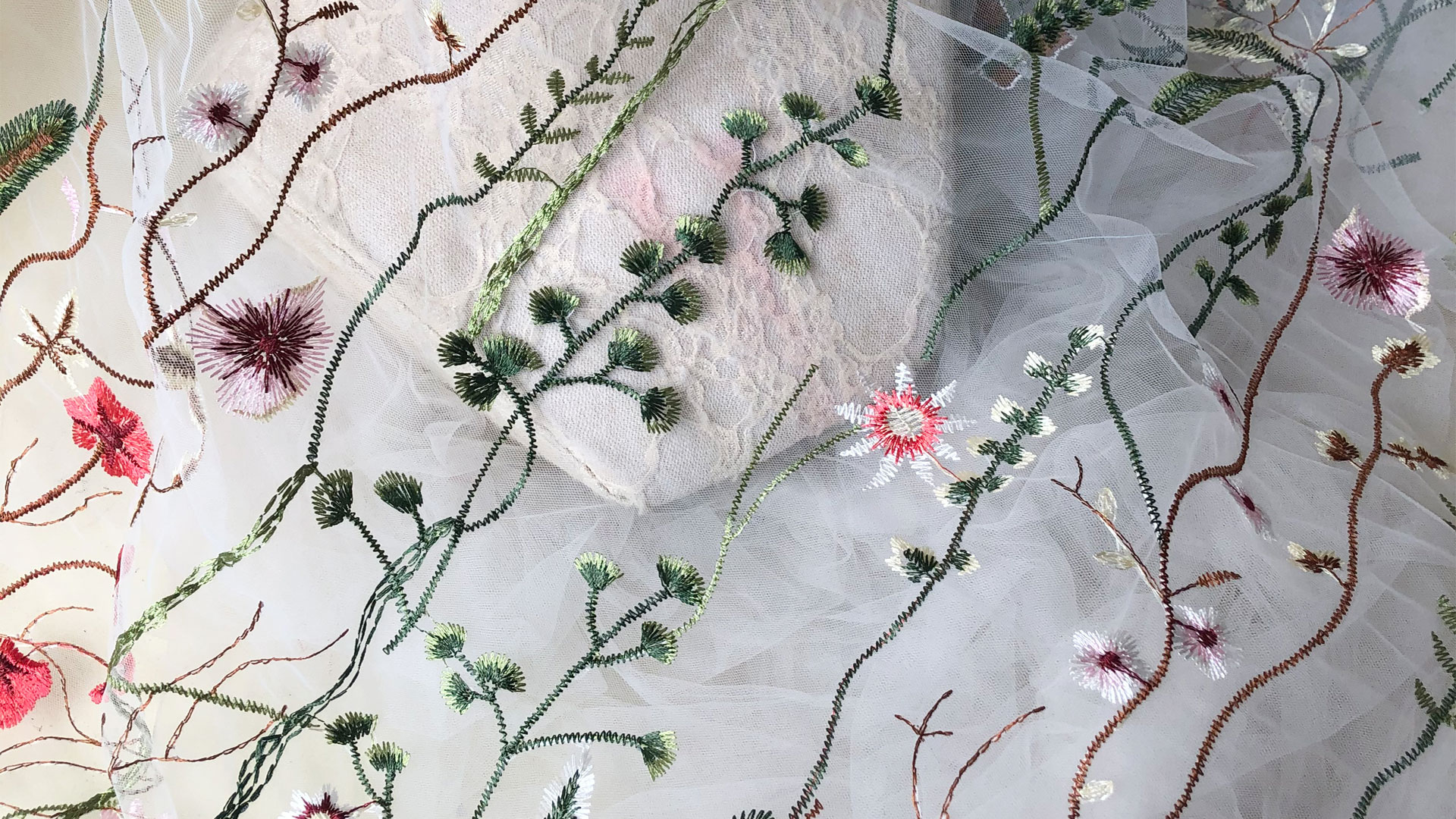 Amazon.com: Off White Tulle Exquisite Floral Alice Embroidered