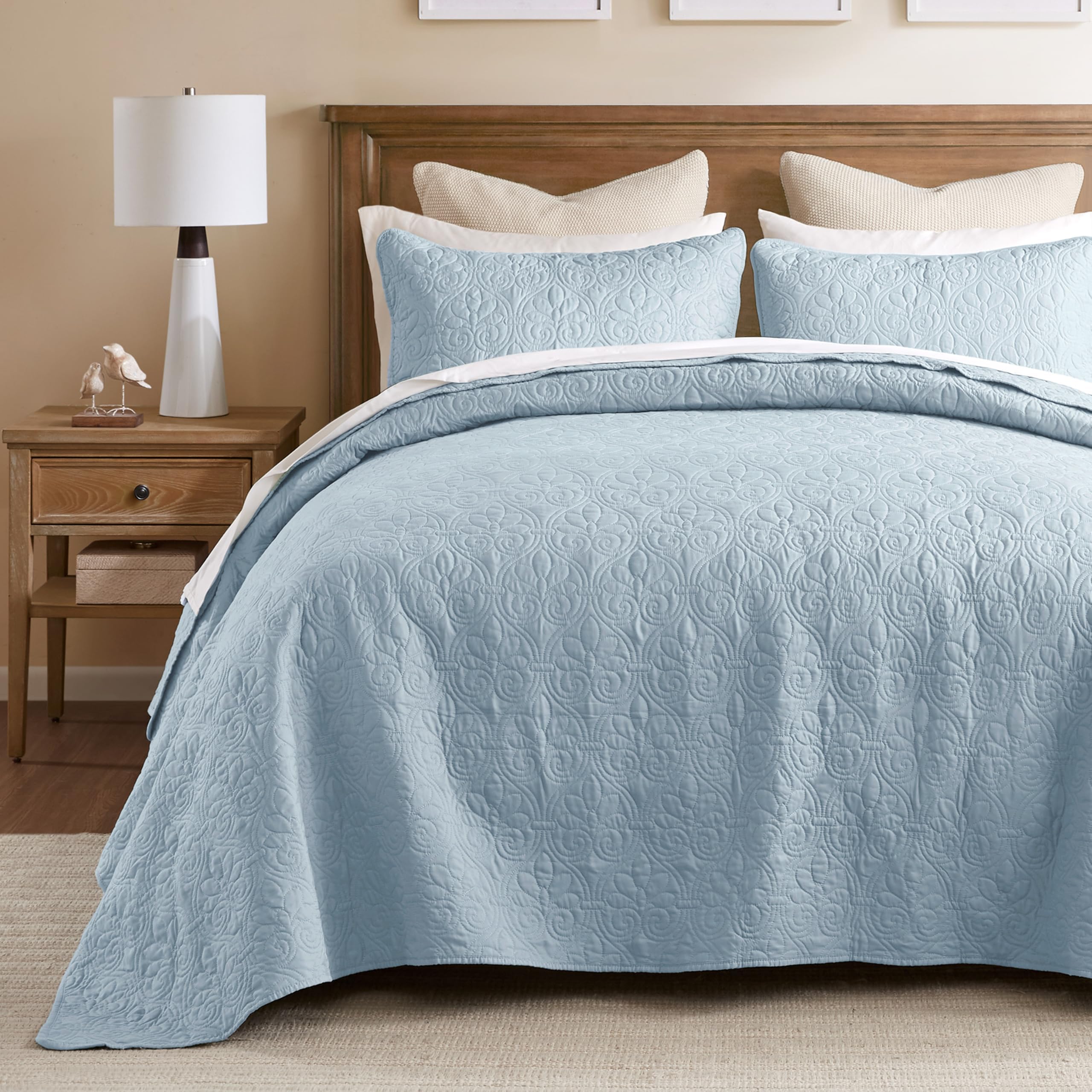 Quebec Reversible Quilt Set Damask Design, Double Sided Stitching All Season, Lightweight Bedspread Bedding Set, Matching Sham, Blue, King(120"x118") 3 Piece
