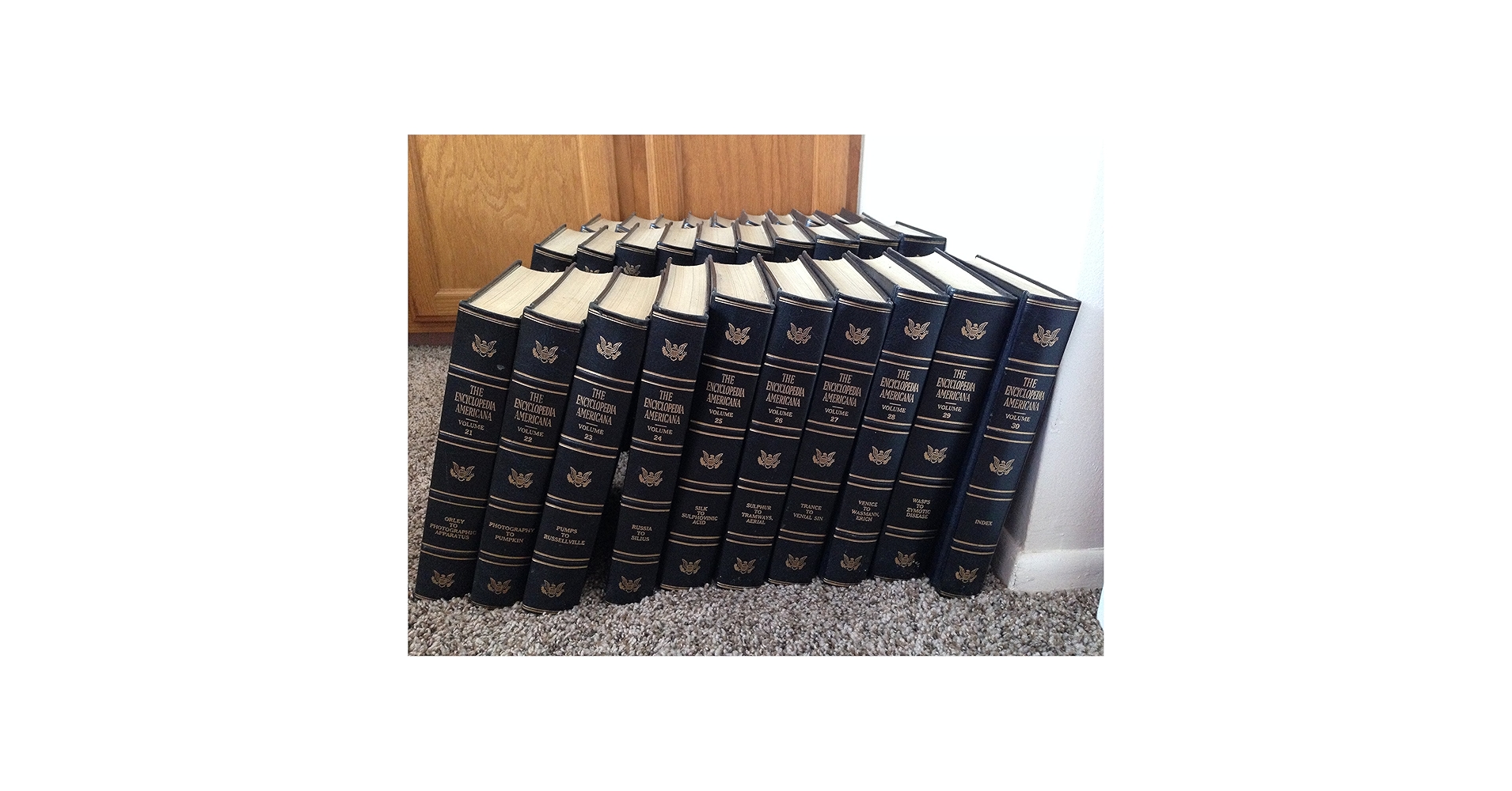 Amazon.com: The Encyclopedia Americana : the international