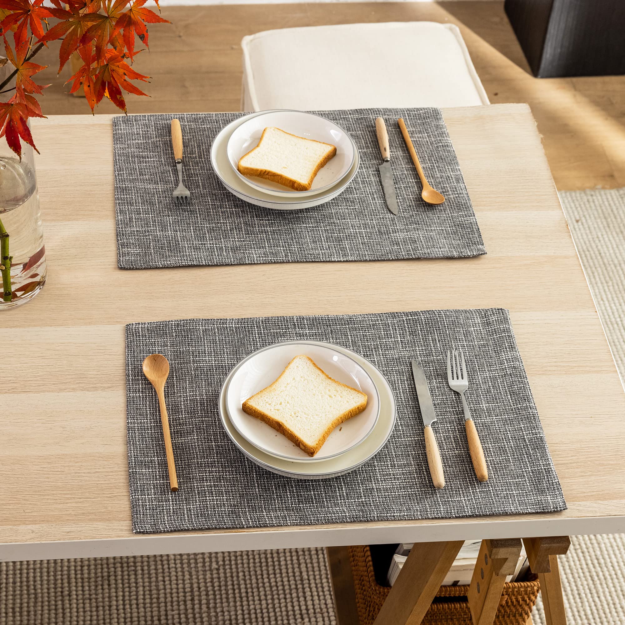 Kevin Textile - Juego de 4 manteles individuales lavables resistentes al calor para fiestas, cena buffet, 33 x 48 cm, color gris claro