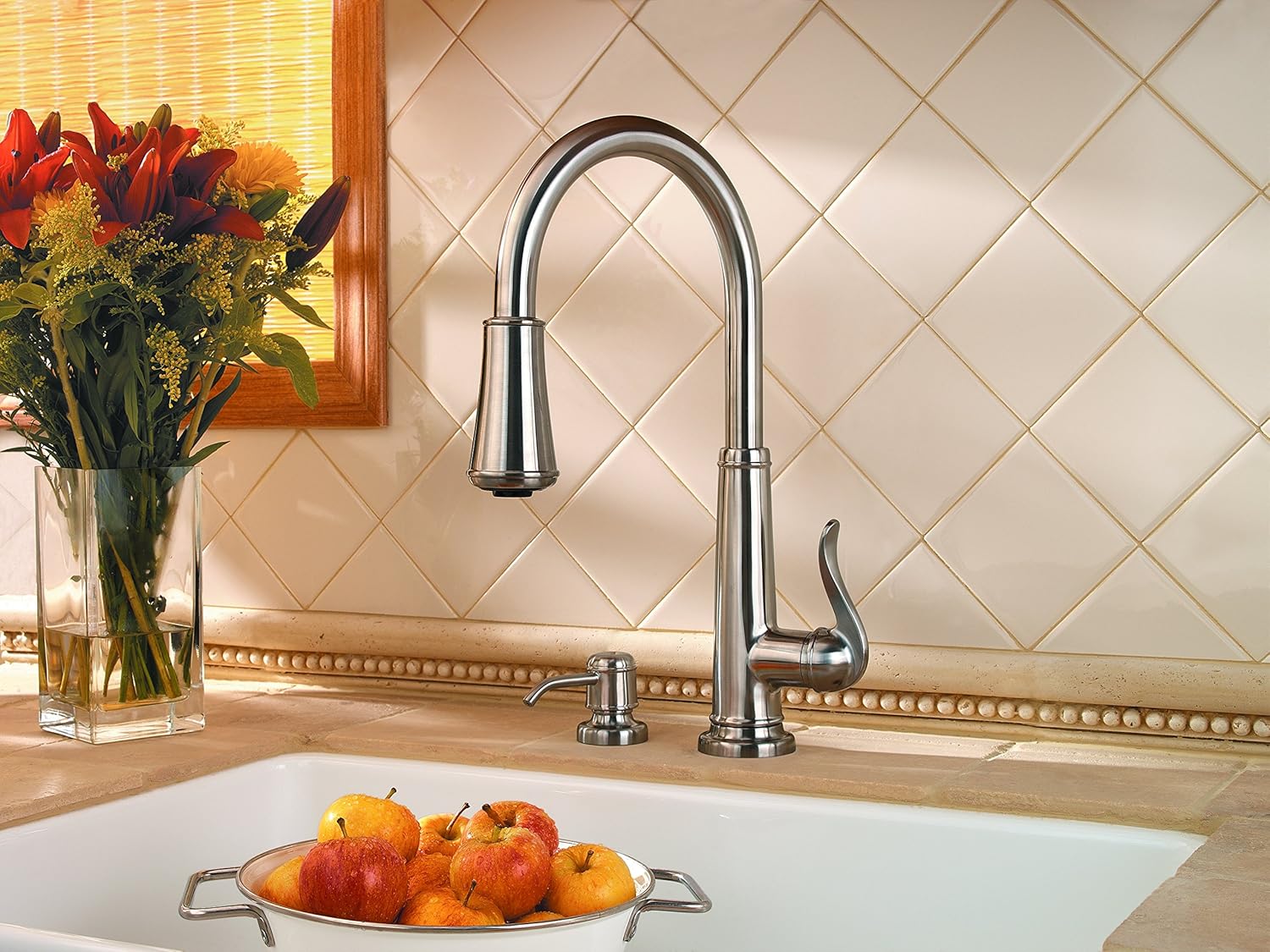 Pfister LF529MYPS Ashfield 1-Handle Pull-Down Kitchen Faucet with Soap Dispenser in Stainless Steel, Water-Efficient Model
