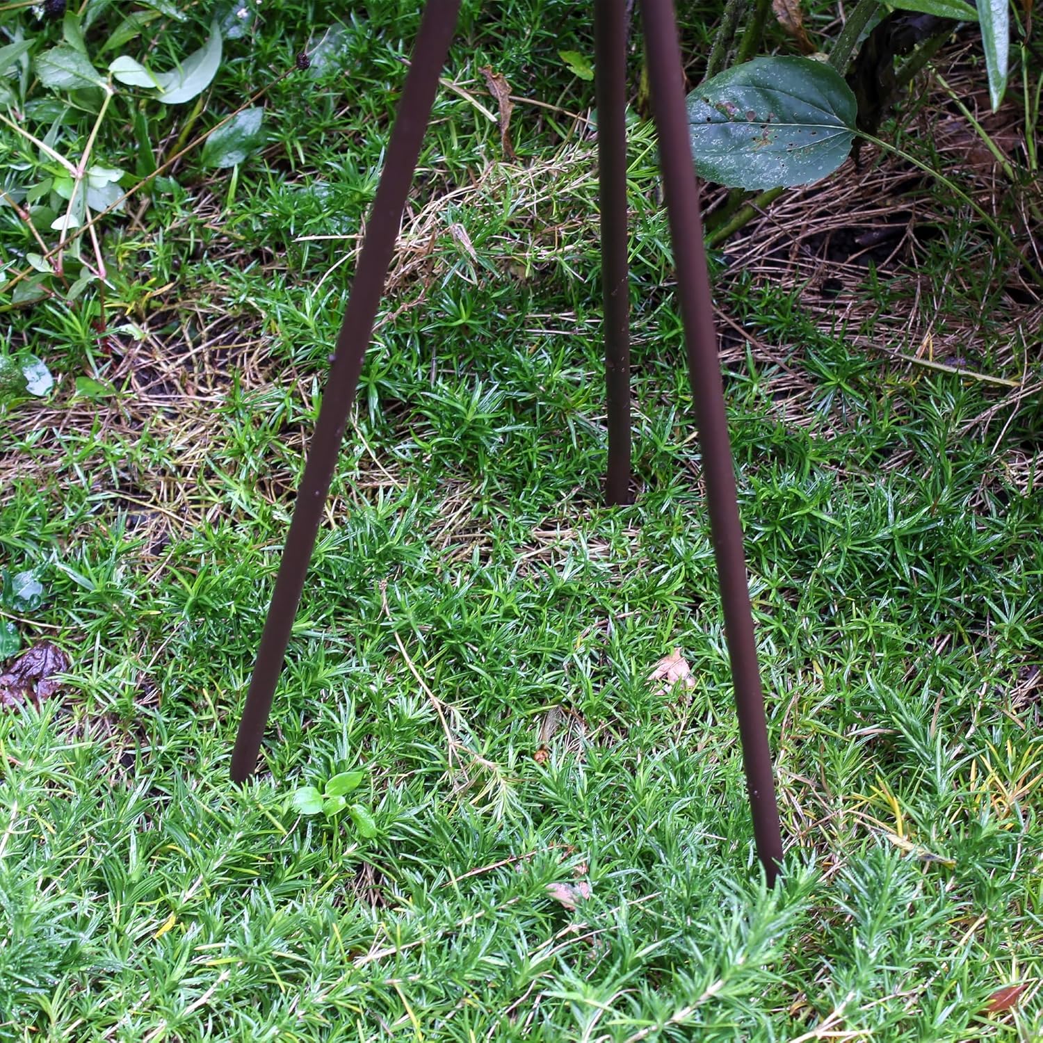 Three Hares Birdbath- Stake