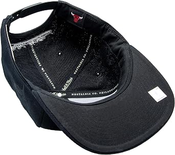 Mitchell & Ness Men Caps/Snapback Cap Black on Black SB Chicago Bulls Black Adjustable