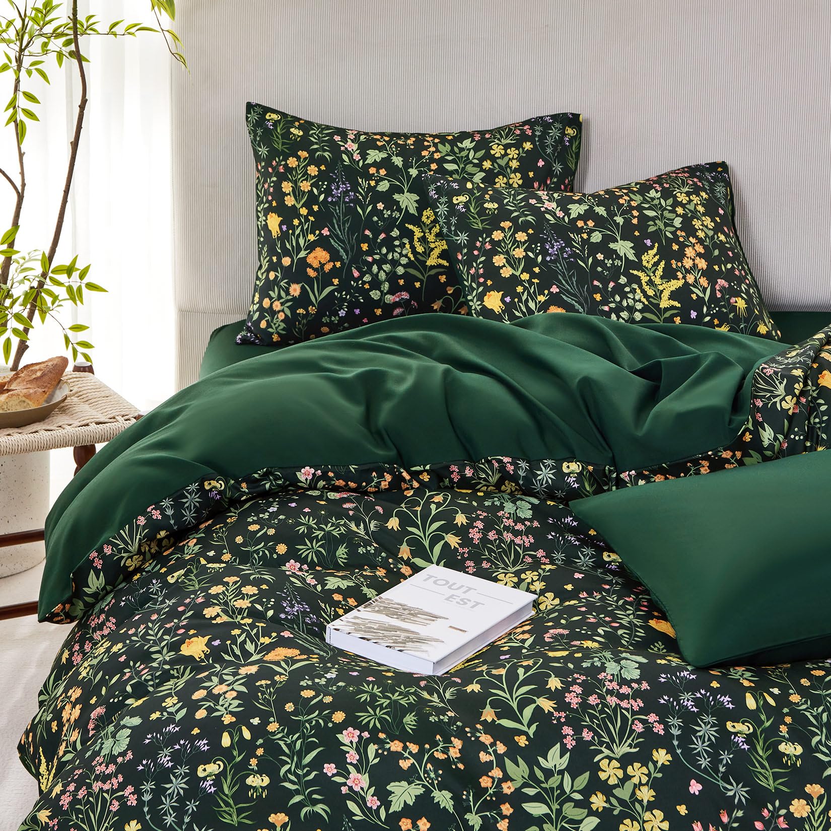 Floral Comforter Set, Shabby Chic Cottage Garden Botanical Flower Style with Elegant Wildflower Pattern, Soft Lightweight Bedding, 3 Pieces, Dark Green, Queen Size