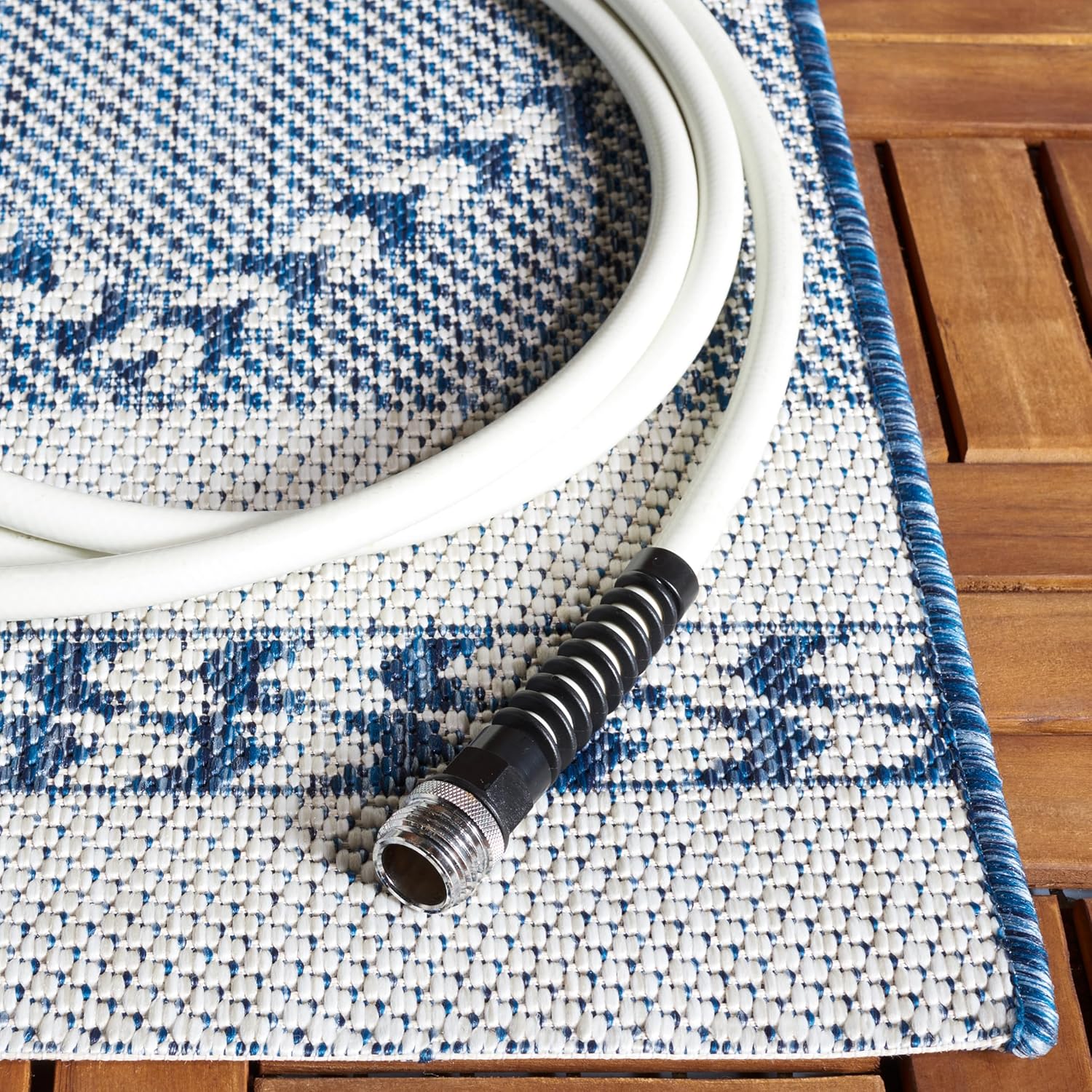 SAFAVIEH Washable Rug Outdoor Courtyard Collection - 4' x 5'7", Navy & Ivory, Non-Shedding & Easy Cleaning, Ideal for Patio, Backyard, Mudroom (CY8234-534)
