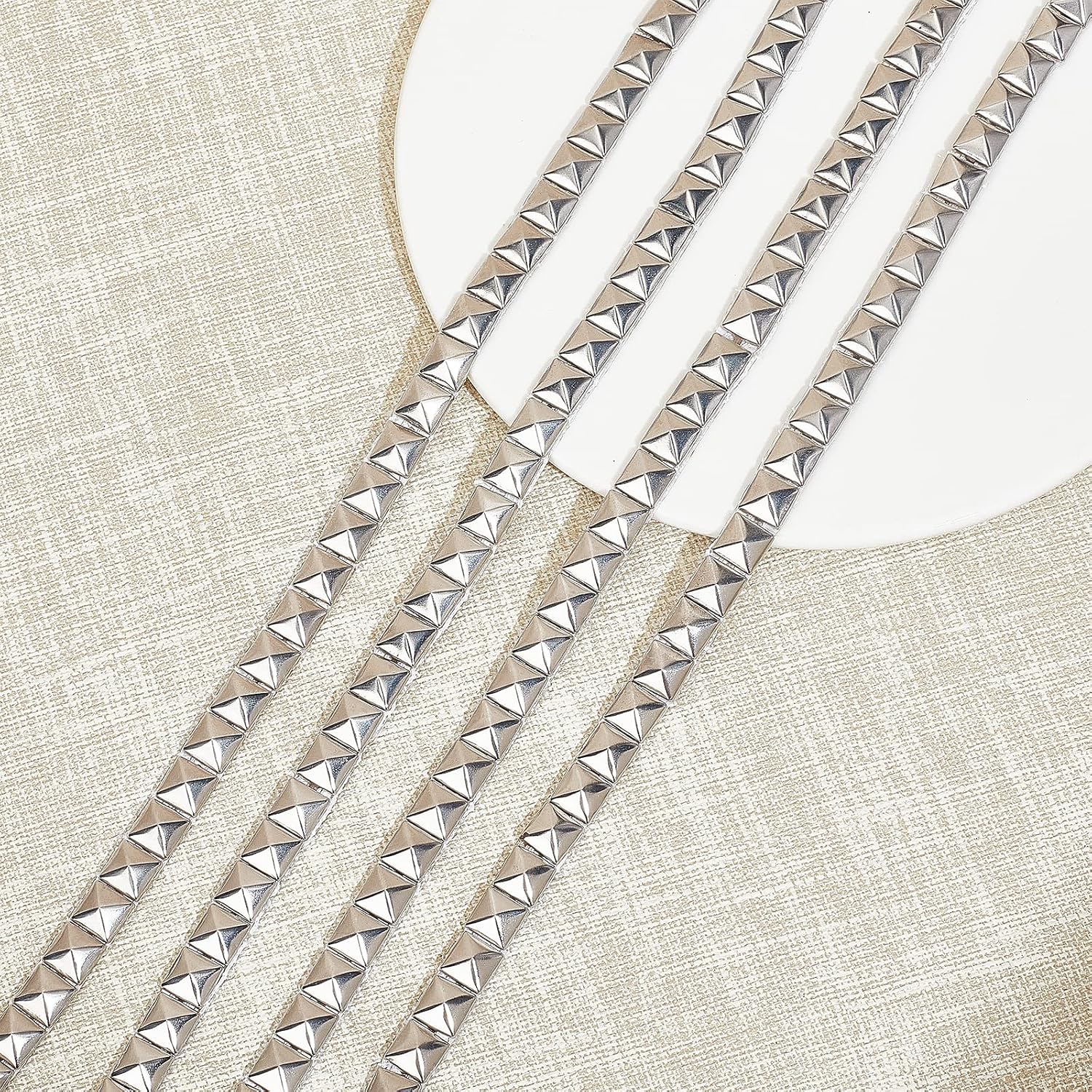 CHGCRAFT 2.5 Yards Hot Fix Pyramid Nailhead Trim 304 Stainless Steel Silver Iron-on Convex Pyramid Nailhead Trim with PU Leather Base for Decoration
