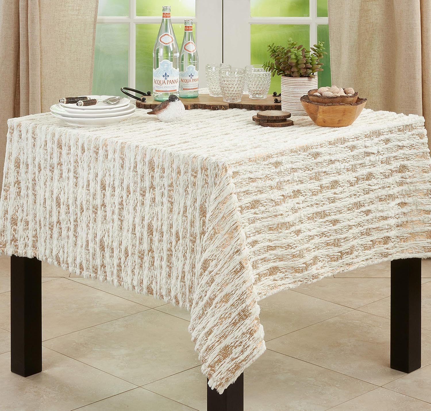 Saro Lifestyle Faux Fur with Brushed Metallic Foil Print Tablecloth, 60", Gold