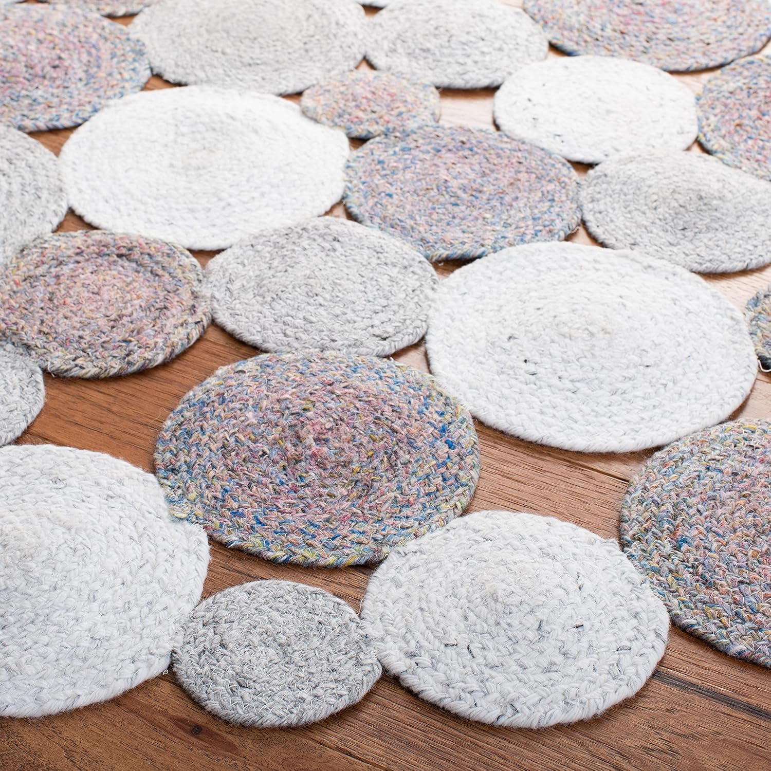 SAFAVIEH Cape Cod Collection 4' Round Grey/Ivory CAP233F Handmade Braided Area Rug