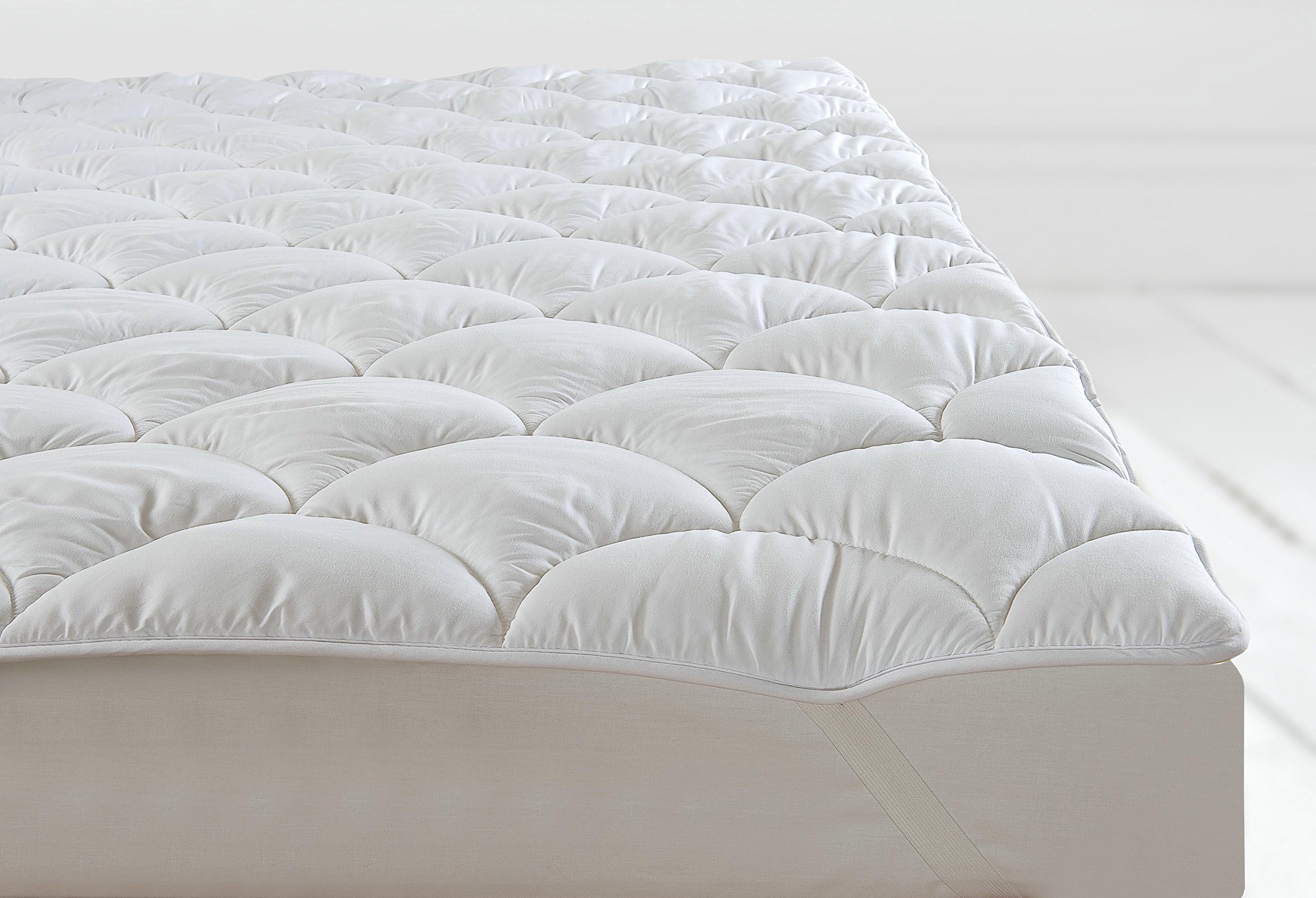 Deep Sleep Max Air Flow Orthopaedic Mattress Topper Anti Allergy Plush Mattress Enhancer with Mesh Gusset Quilted Deep Filled Cloud Breathable Mattress Protector (Double, Cloud Quilted)
