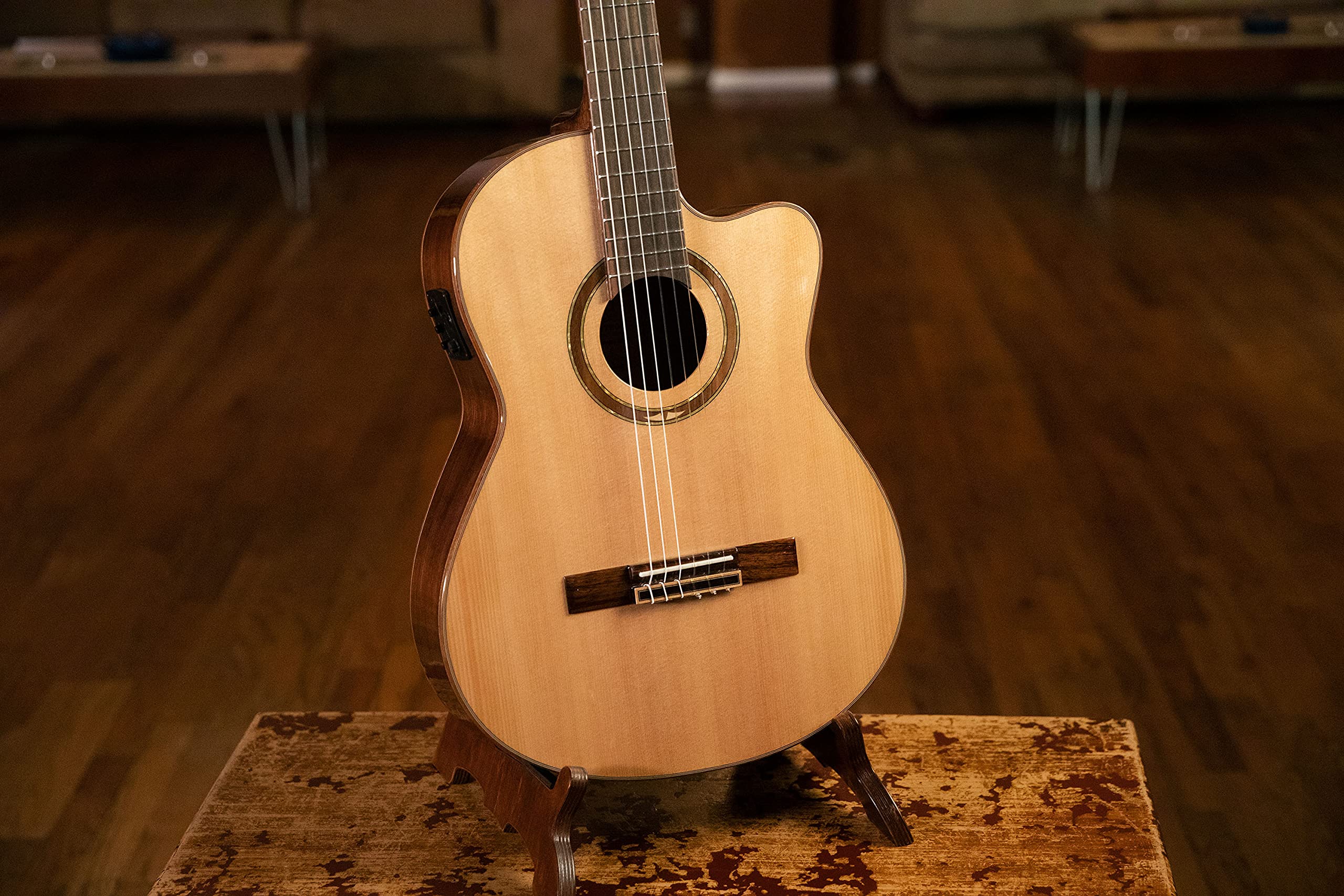 Ortega Guitars Performer Series Chitarra Acustica-Elettrica, con Corde in Nylon, 4/4M Manico Medio, con Borsa, Walmut