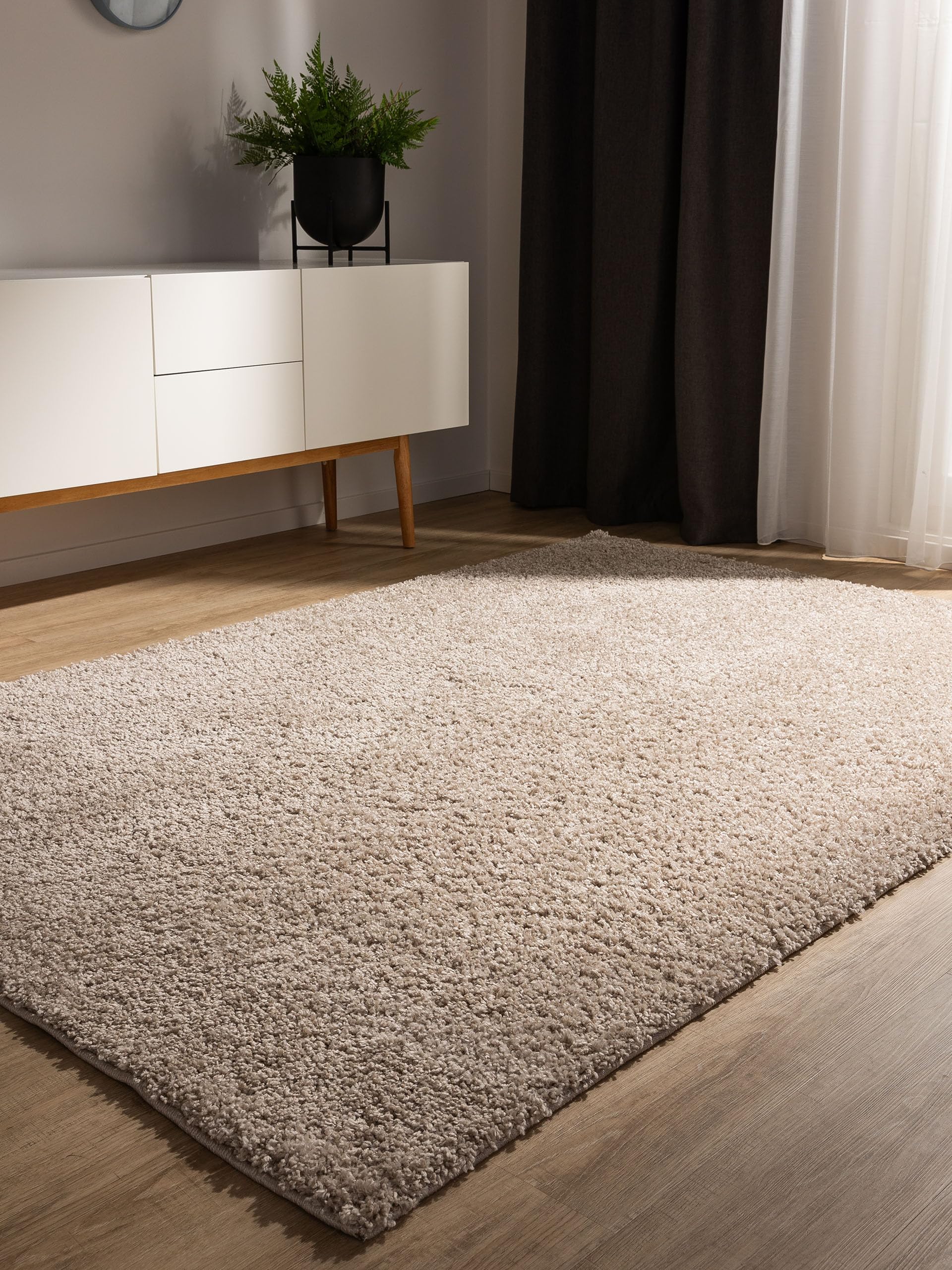 benuta Sohari Alfombra básica de pelo largo para salón, color beis, 200 x 290 cm, aspecto minimalista, suave y lavable, para dormitorio, pasillo o comedor, adecuada para calefacción por suelo radiante