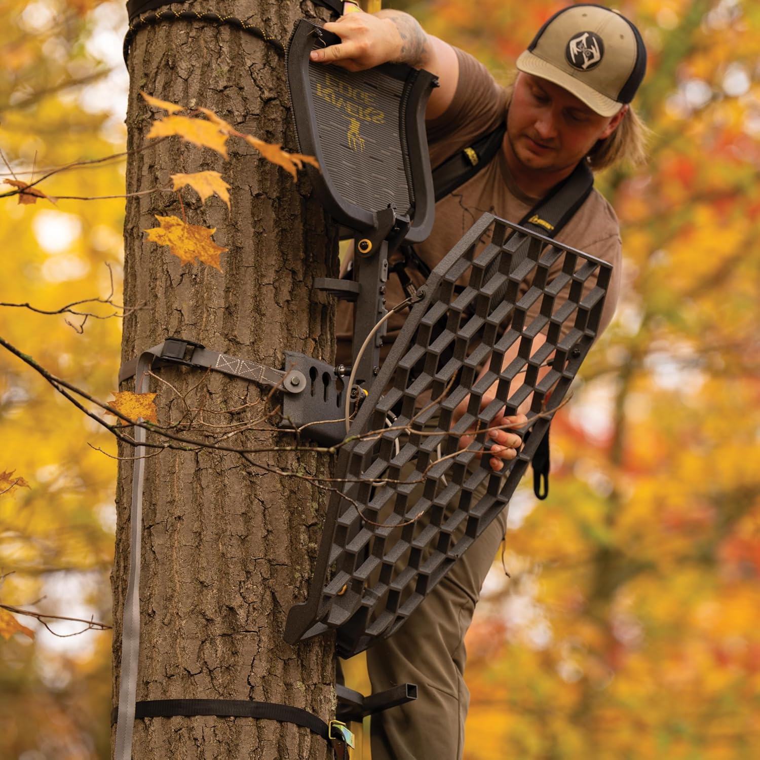 Rivers Edge® DuraLite™ Lever-Action Hang-On Treestand, Lightweight Cast Aluminum, Easy to Hang, Seat and Platform Leveling, Flip-Up TearTuff™ Seat, 21” x 28” Platform, RE580