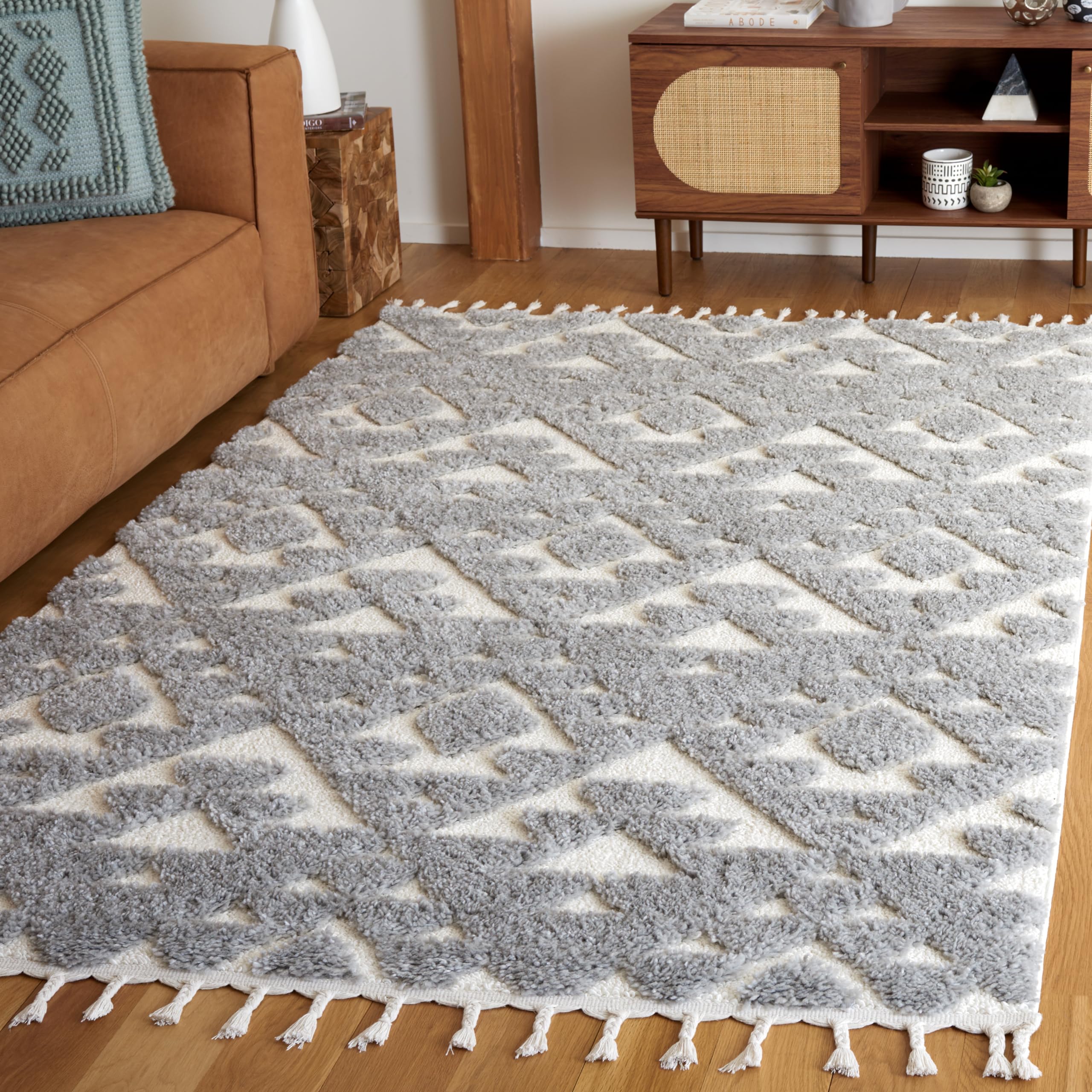 SAFAVIEH Moroccan Tassel Shag Collection Area Rug - 5'3" x 7'6", Grey & Ivory, Non-Shedding & Easy to Clean, Plush High-Low Texture, Ideal for Living