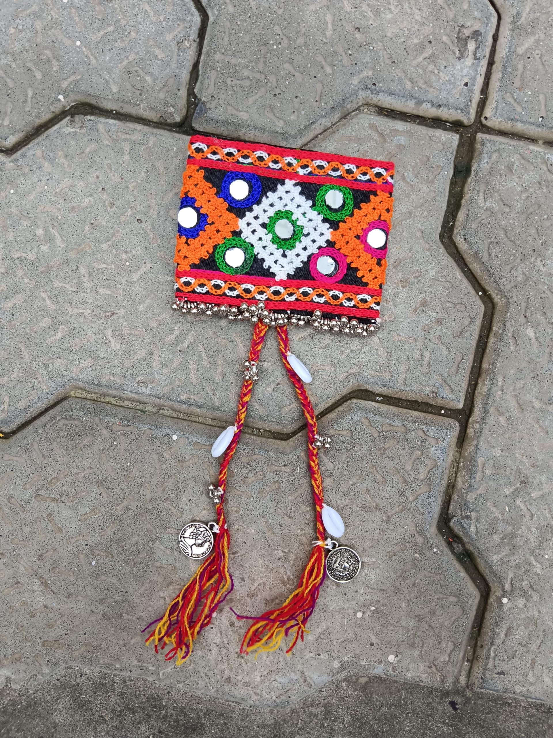 Traditional ATRACTIVE Bow with COLOURFULL Hanging 1