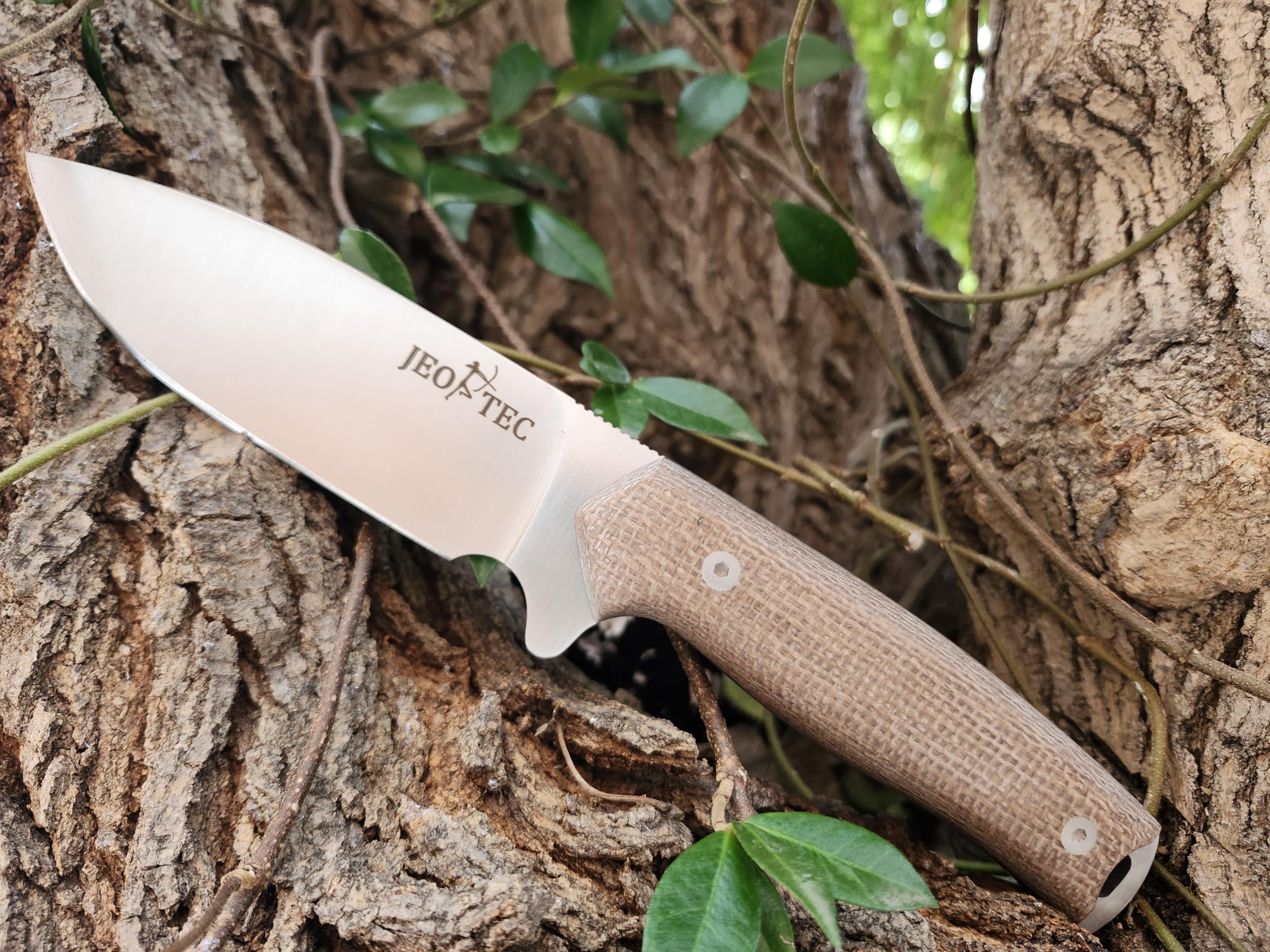 JEO-TEC Nº21 Nóż Bushcraft, nóż do paska na zewnątrz, nóż myśliwski, nóż survivalowy wielofunkcyjny , stałe ostrze, BÖHLER N690C, z naturalna skorzana osłona + krzesiwo + ostrzalka do noży , recznie robiony w Hiszpanii