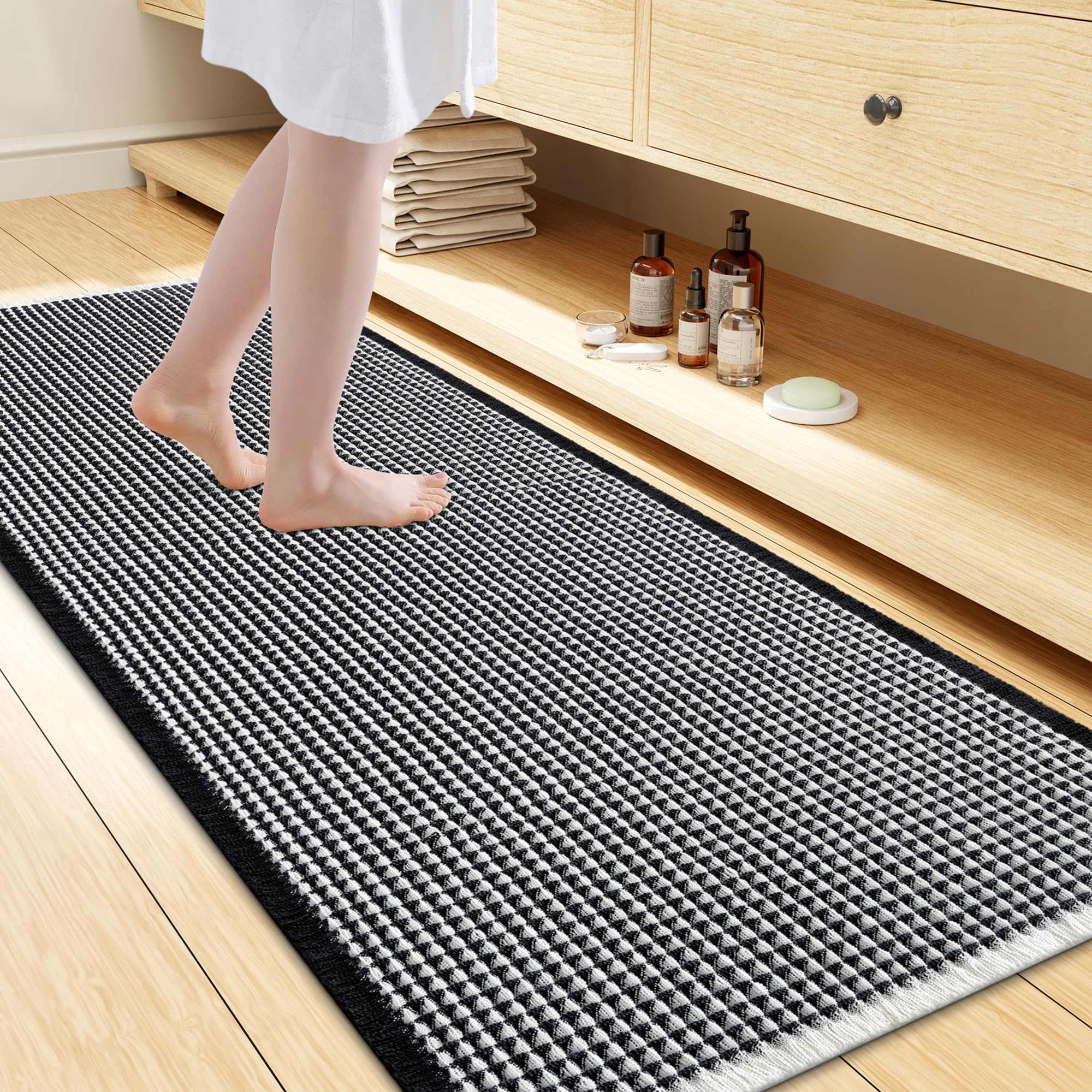 Smiry Waffle Bath Mat 47X24, Soft Absorbent Bathroom Rugs, Black &amp; Cream