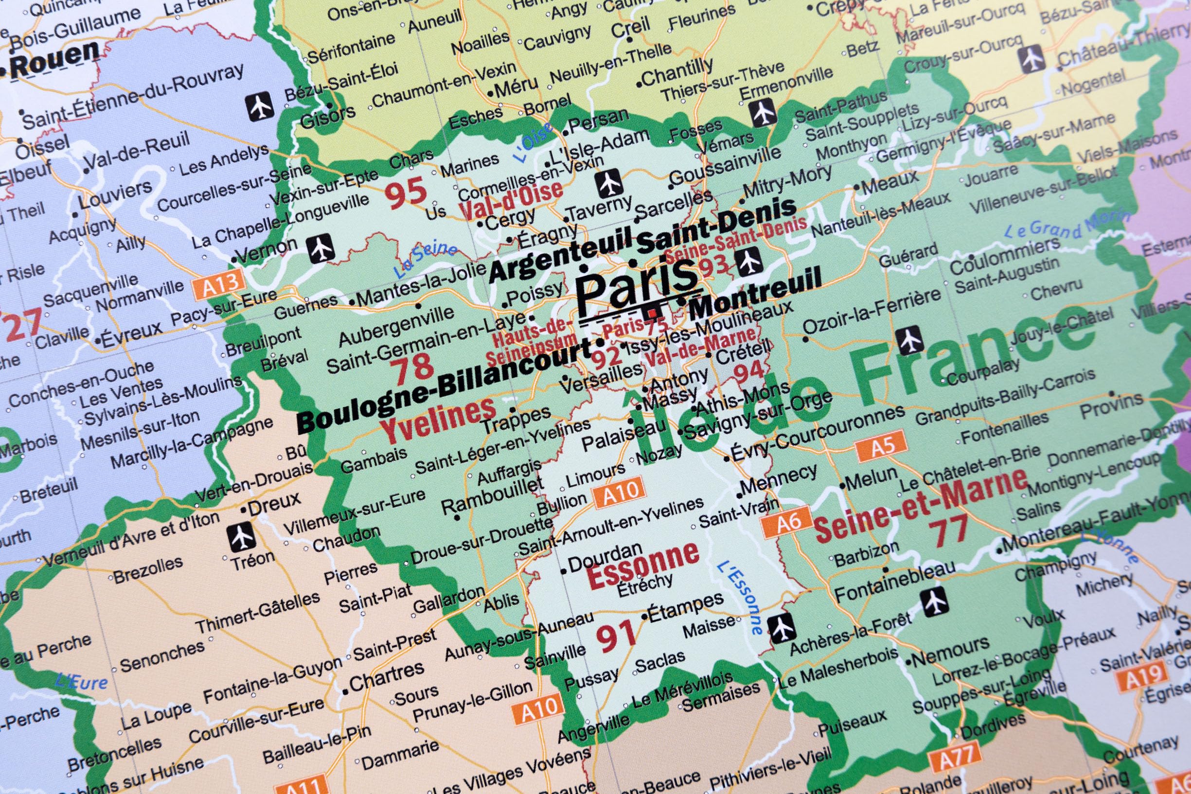 GeoMetro Carte administrative de la France en français de 100 x 100 cm, avec plastification sur les deux faces avec départements avec codes postaux