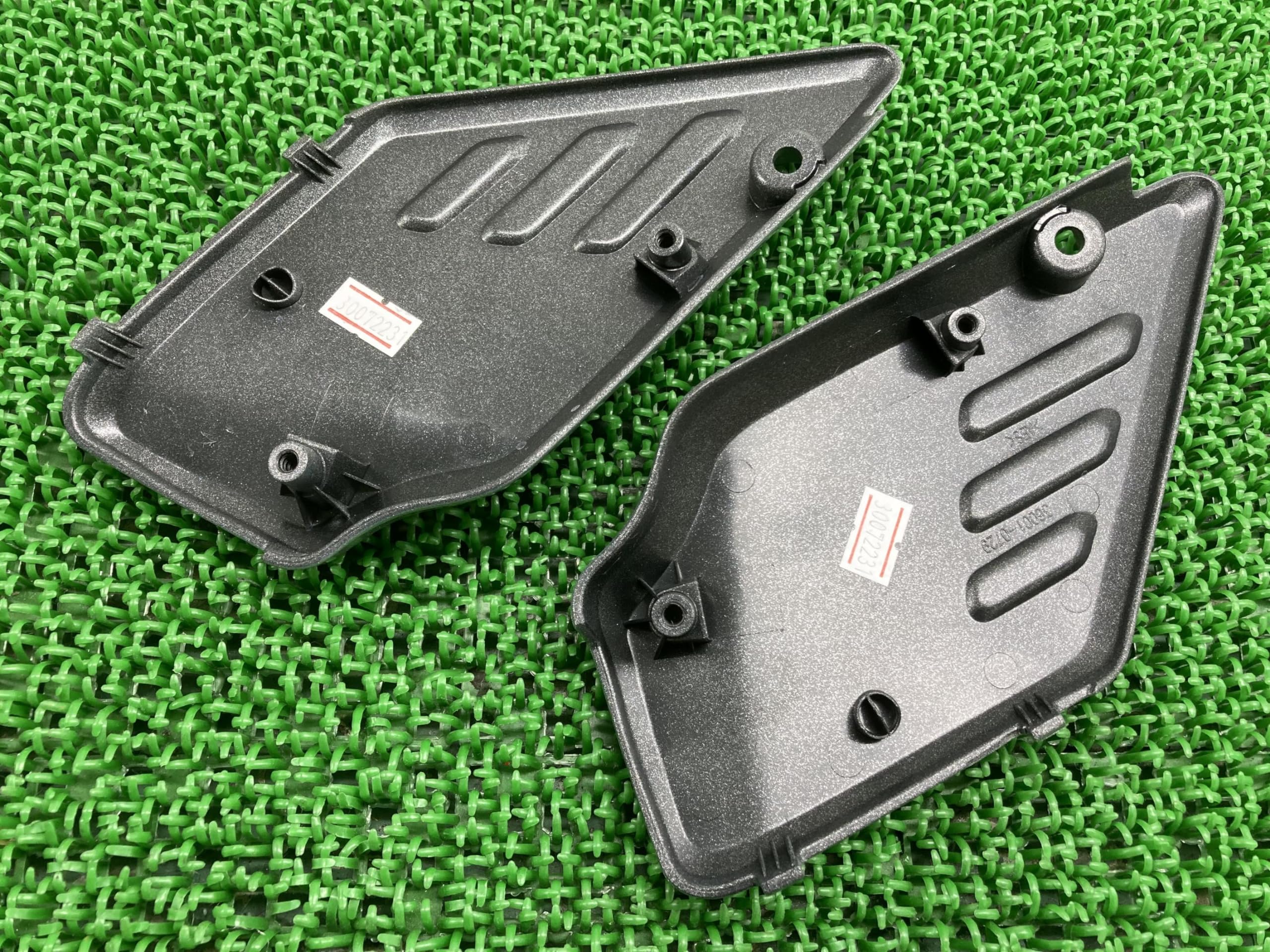 チマヨベスト 36001-0727-H8 カワサキ純正 カバー(サイド)RHRRエボニー JP店 Amazon