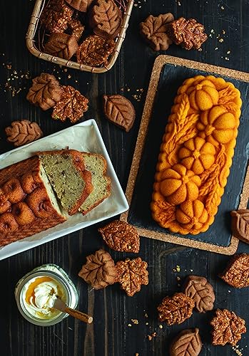 Miniatura 10 de Nordic Ware 93448 Molde para pan fundido de trigo y calabaza, capacidad de 6 tazas, bronce y herramienta de limpieza Ultimate Bundt
