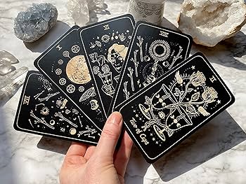 Amazon.com: Shores Of Moon Luna Somnia Tarot Deck with Guidebook