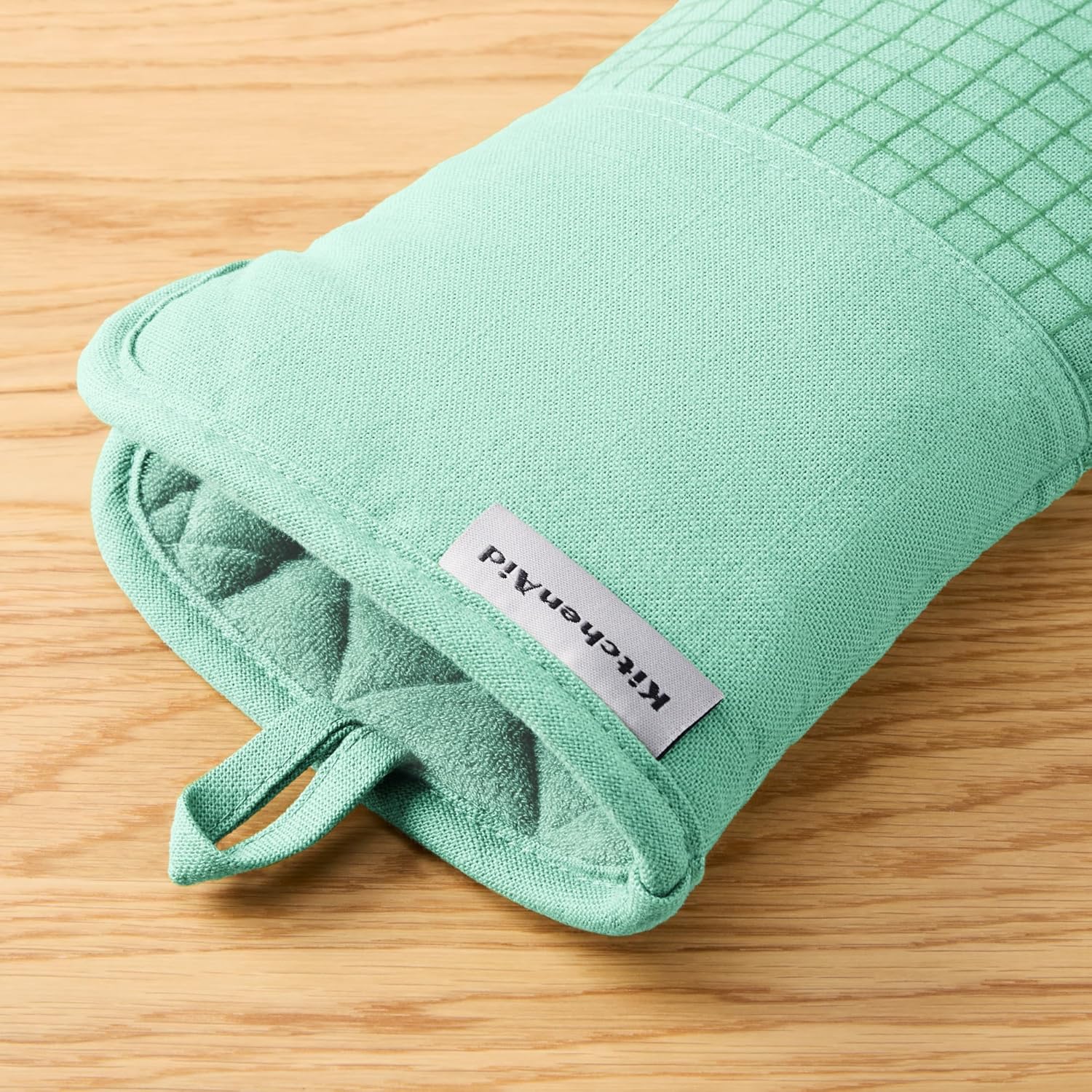 KITCHENAID Gourmet Series Gridlines Oven Mitts 2-Pack Set, Heat Resistant up to 600°F, Soft Silicone Grip, Magnetic Cuff, Color of The Year, Spearmint, 7"x14"