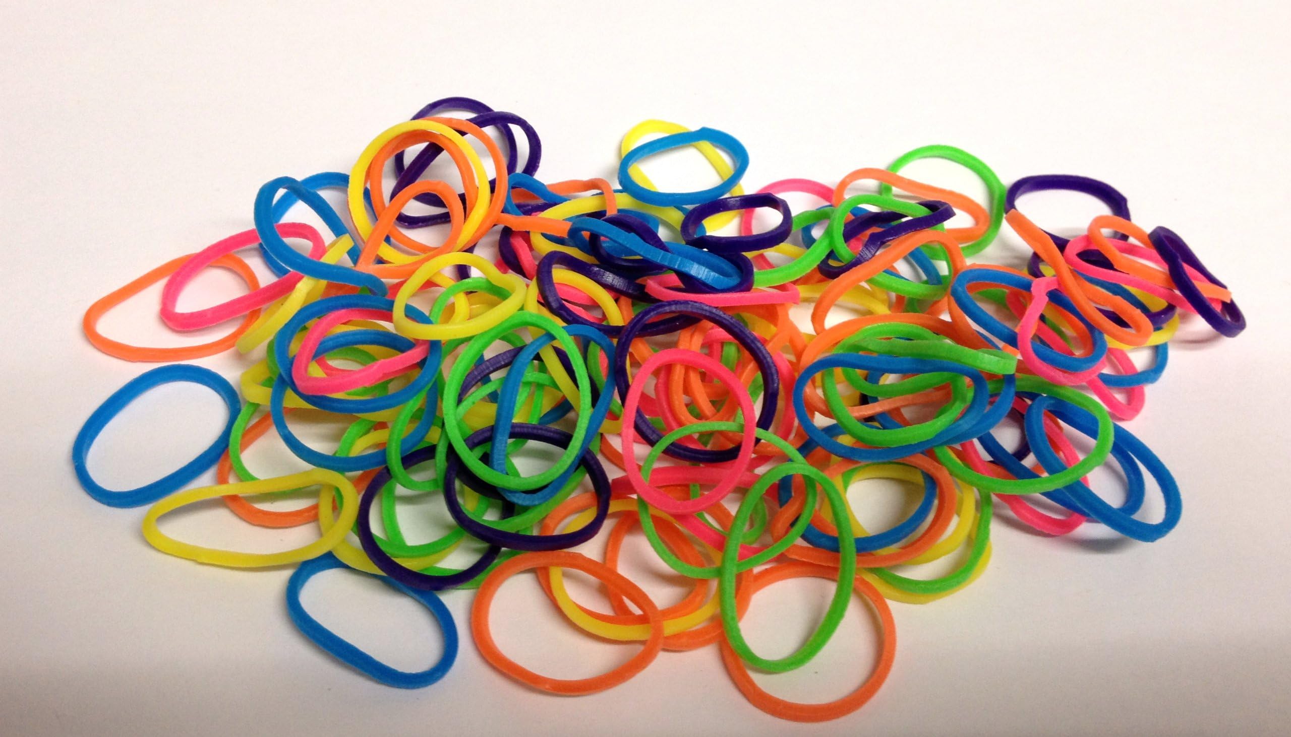 Colorful Latex-free Rubber Bands for Rainbow Loom - 600 Bands with 24 S-clips - Plus Extra 100 Magic Light Changing Bands & 20 Beads (Vivid Neon)
